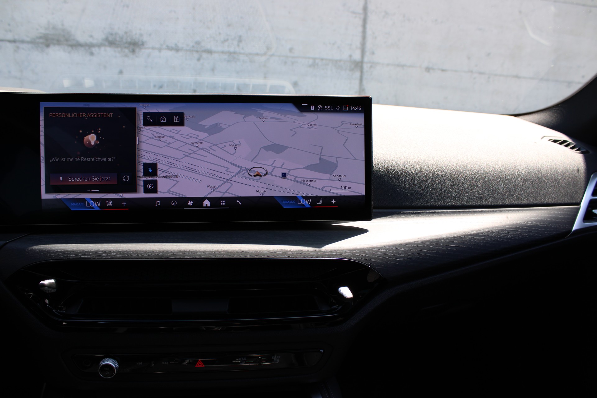 BMW i4 xDrive 40 M Sport Pro-image-16