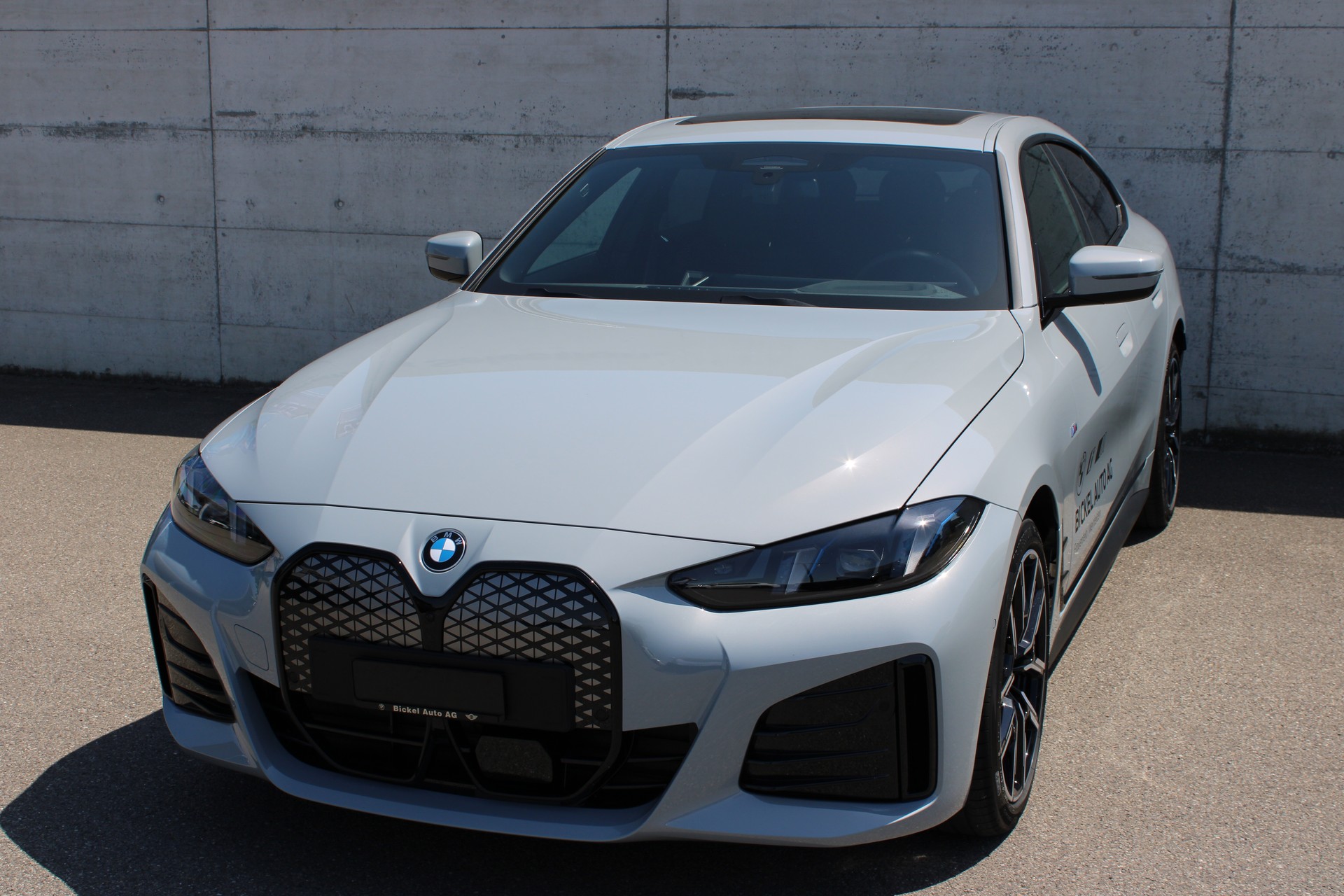 BMW i4 xDrive 40 M Sport Pro-image-5