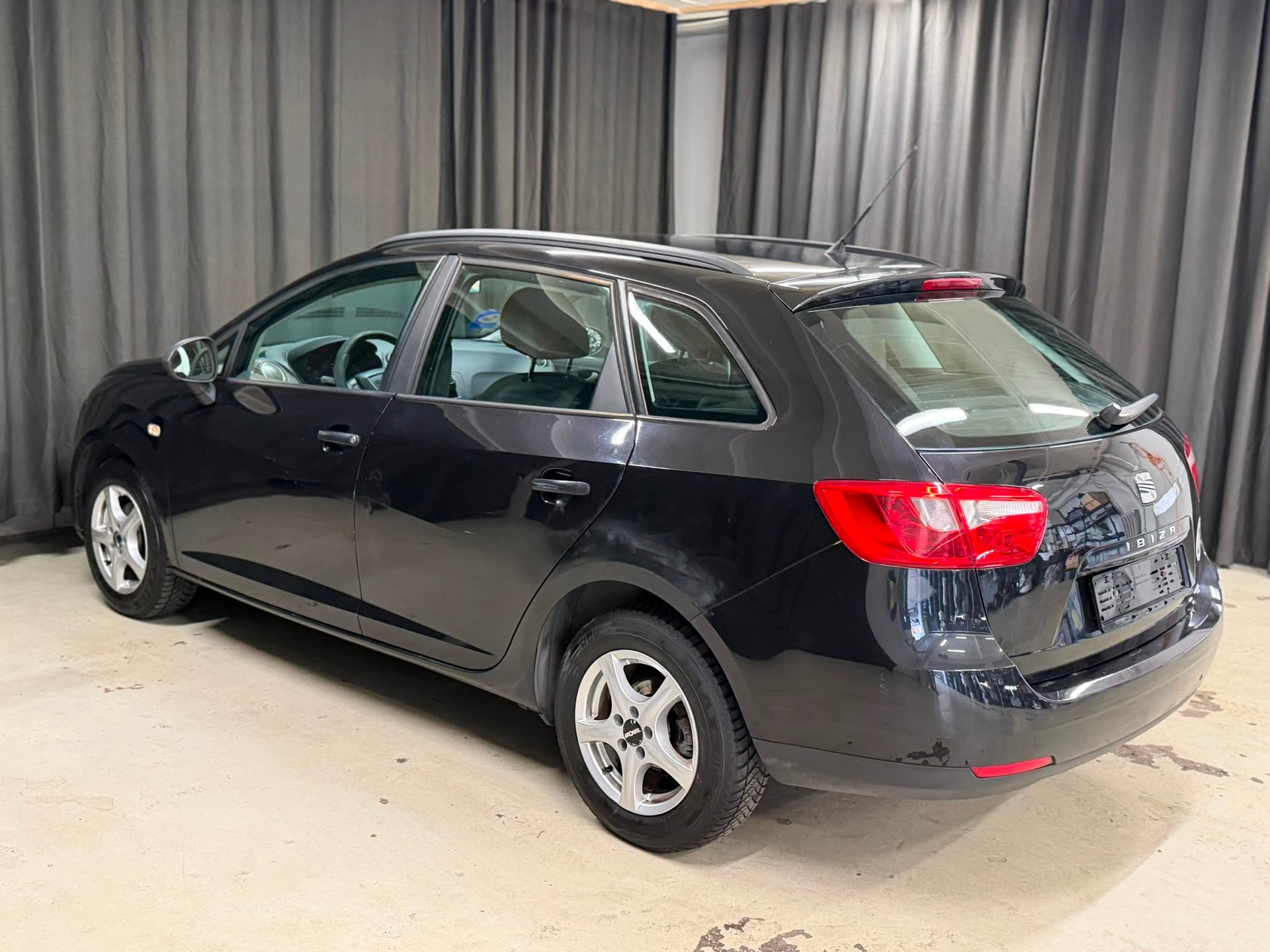 SEAT Ibiza ST 1.4 Style-image-4
