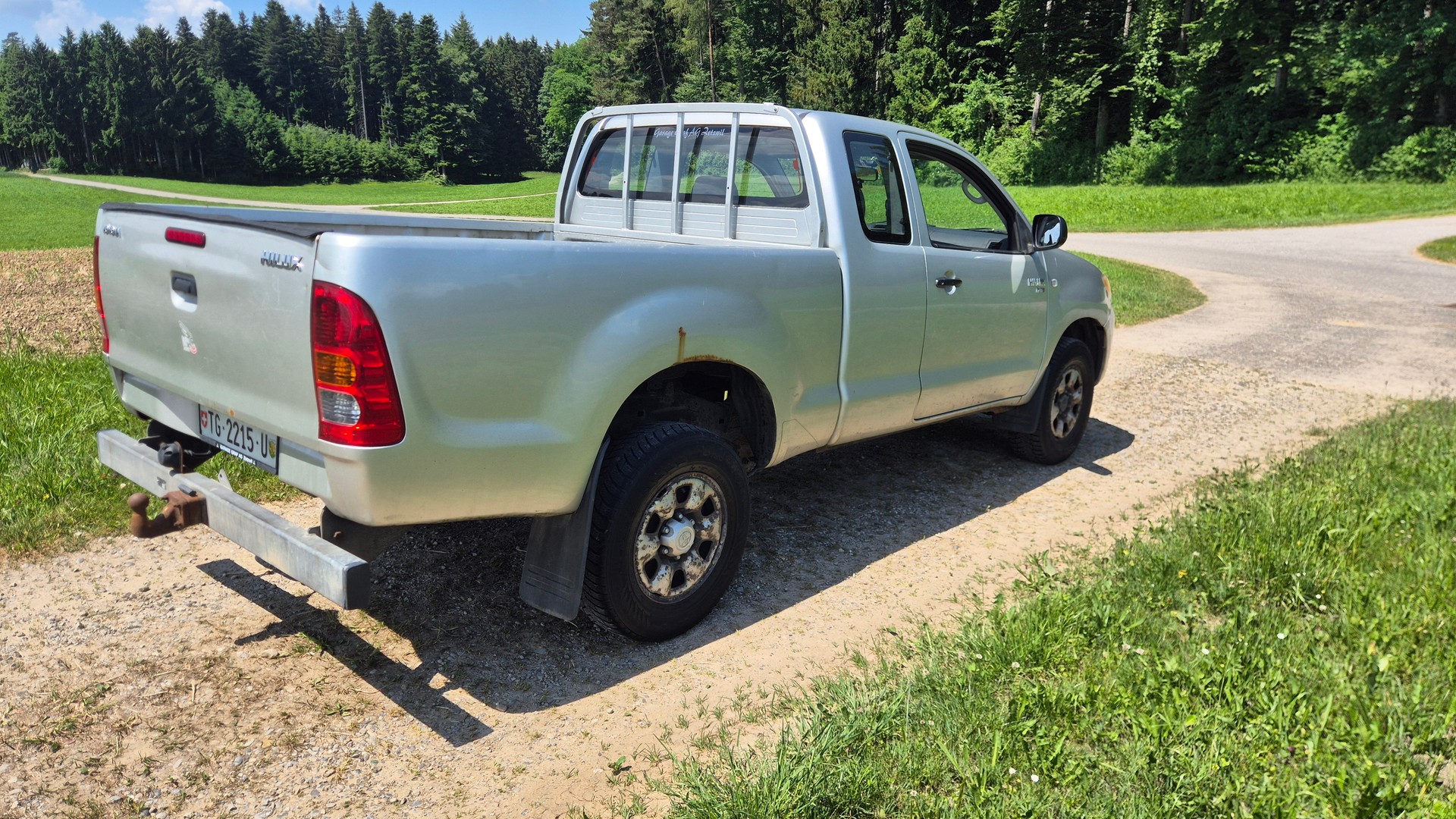 TOYOTA Hilux 4x4 ExtraCab LineaLuna-image-3