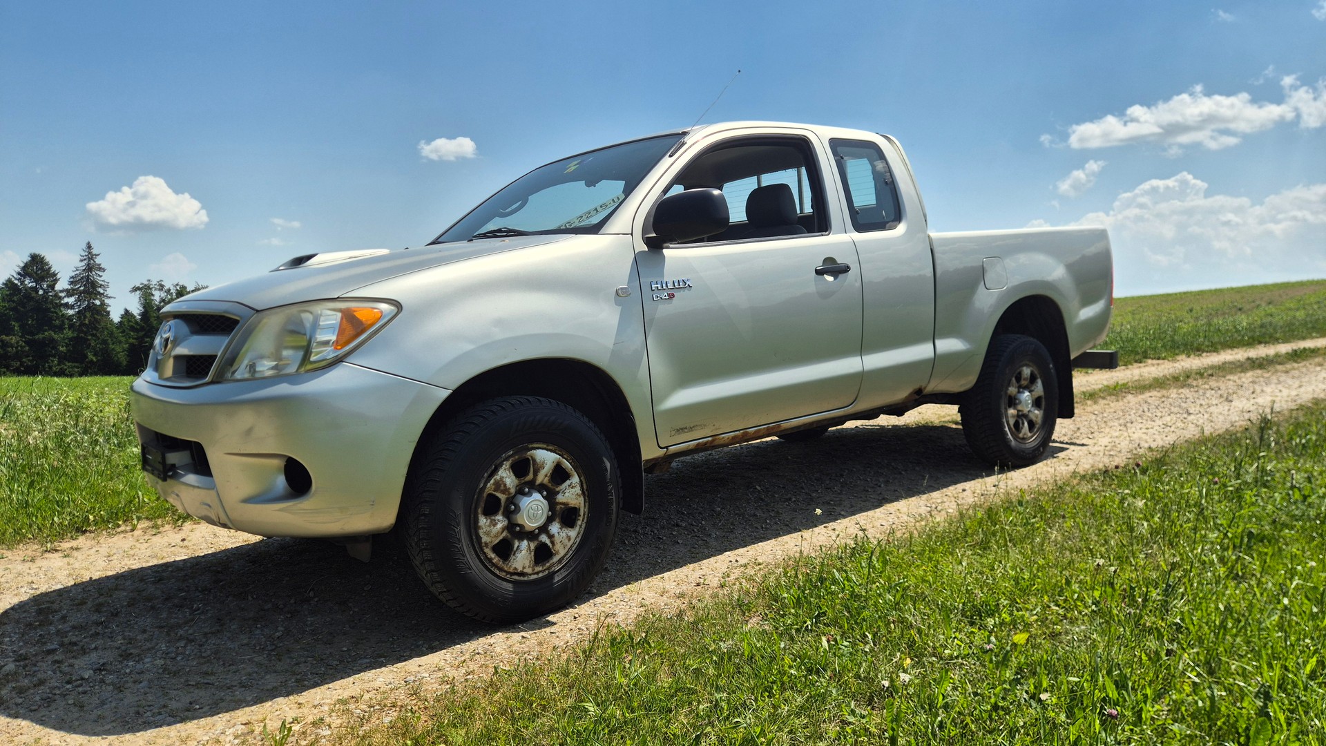 TOYOTA Hilux 4x4 ExtraCab LineaLuna