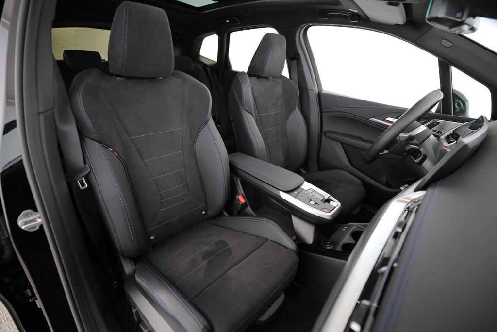 BMW 230e xDrive paddles Active Tourer-image-14