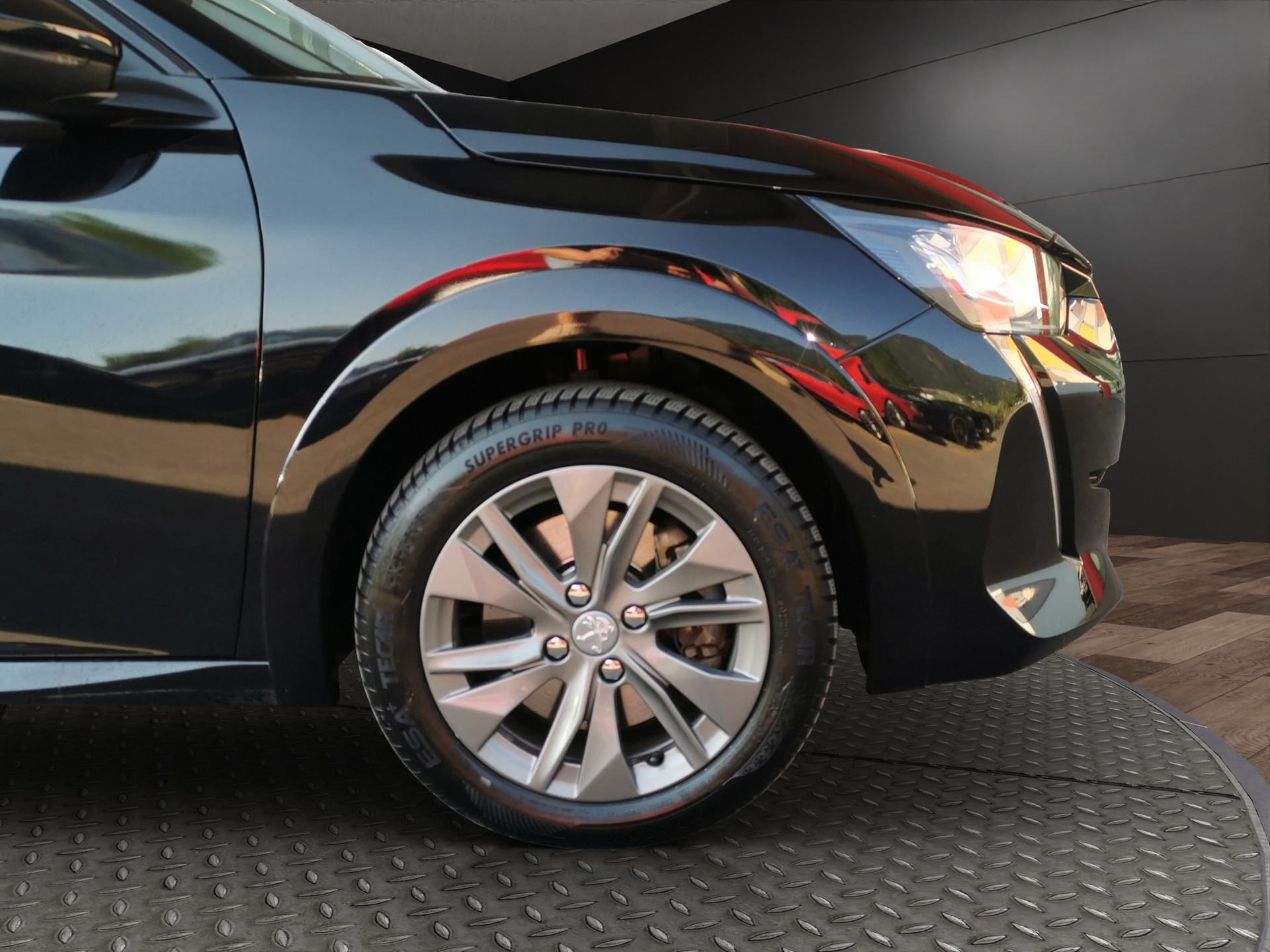 PEUGEOT 208 Elektrik Allure-showroom-element-3