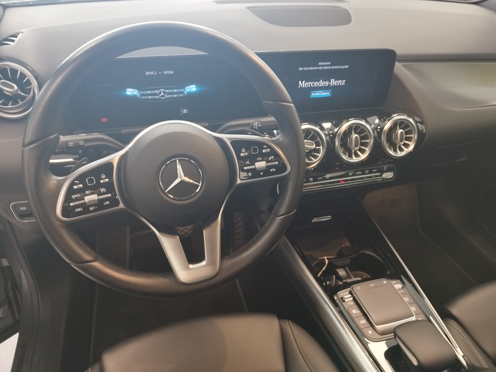 MERCEDES-BENZ GLA 200d 4Matic Style 8G-DCT-image-7