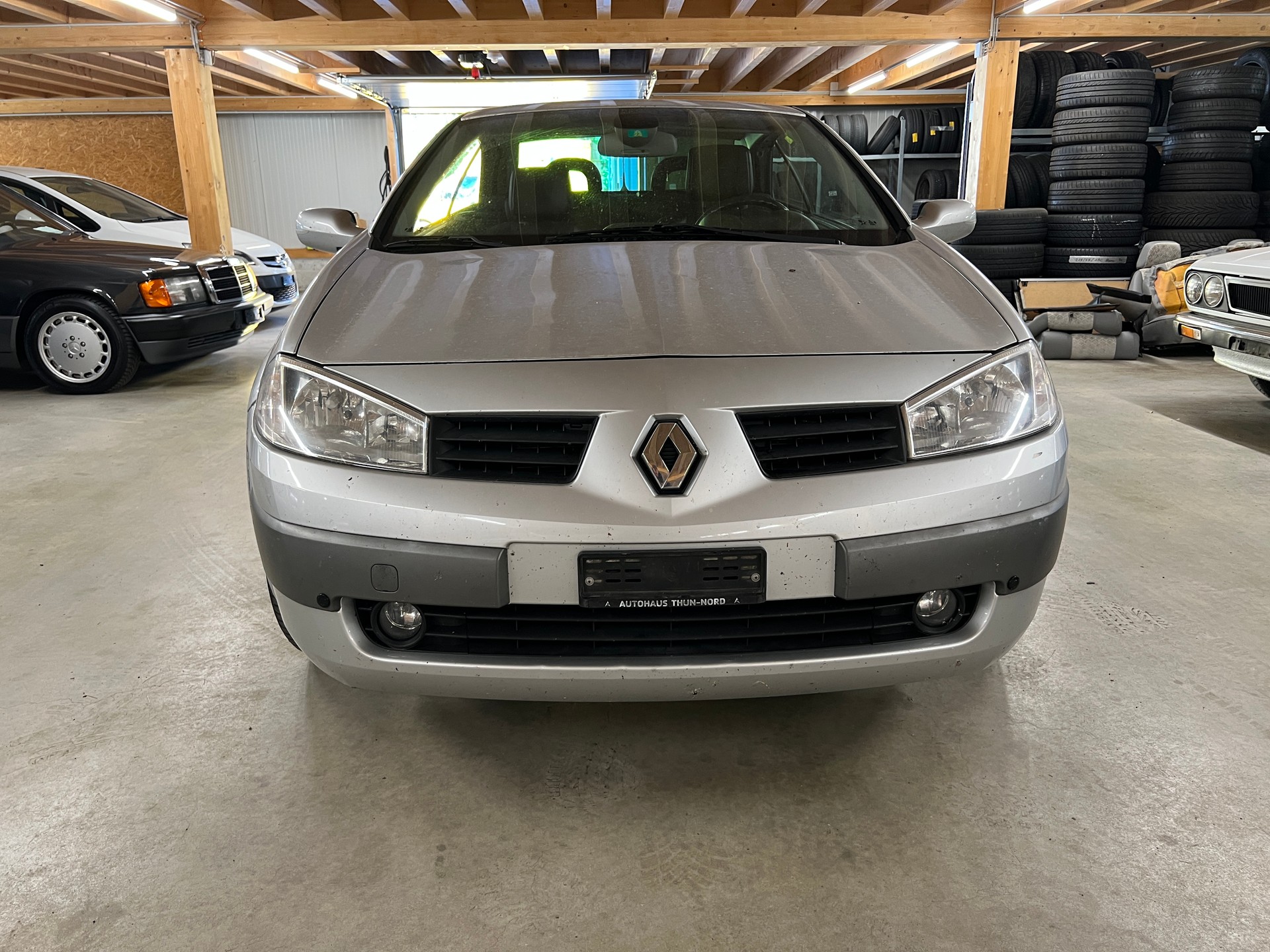 RENAULT Mégane C-C 2.0 16V Dynamique Confort-showroom-element-1