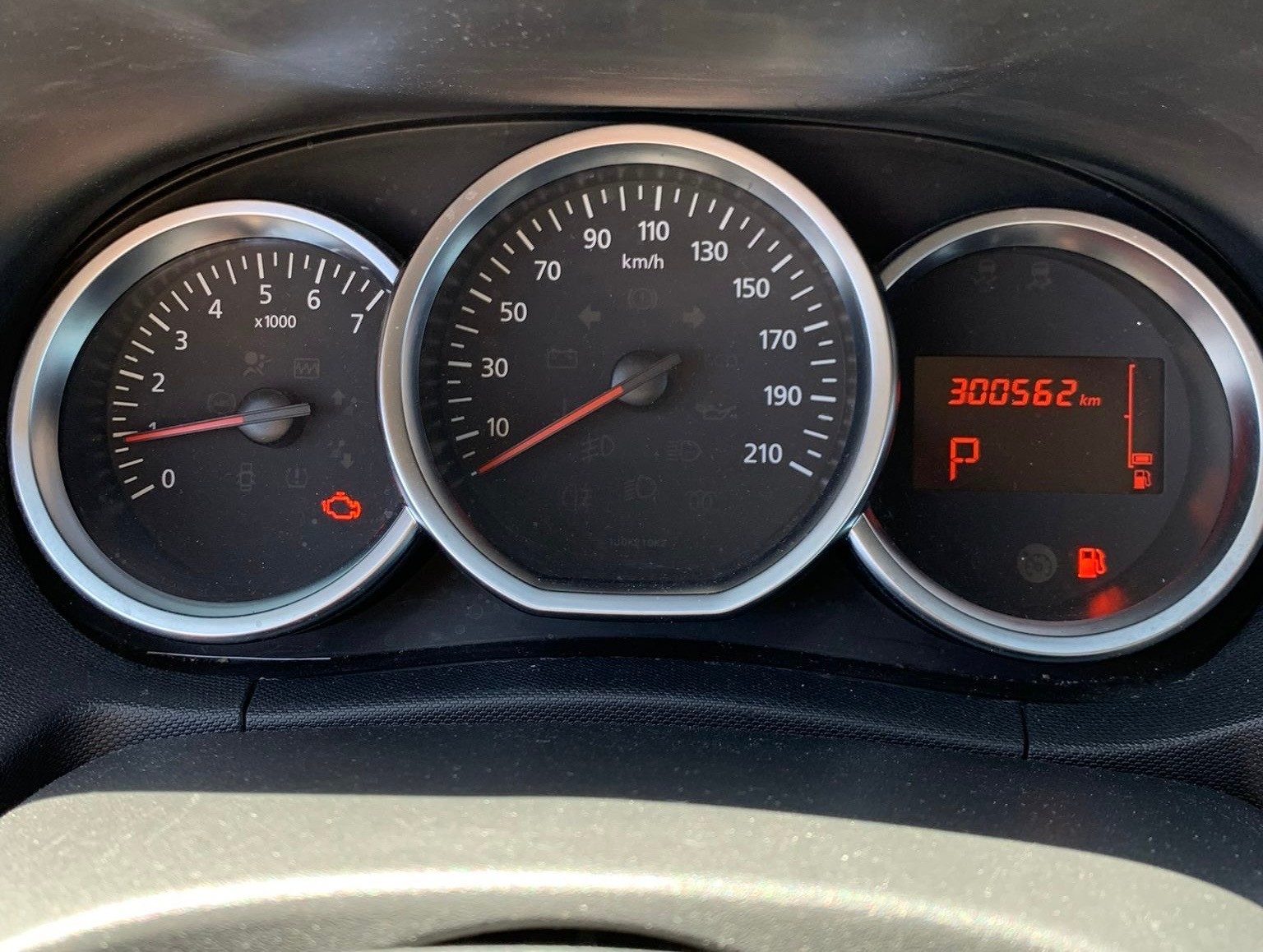 DACIA Duster 1.5 dCi Unlimited 4x2 EDC Automat (Klimatronik * Alufelgen * Sensoren mit Kamera * Leder * Navigation * BO6)-image-8