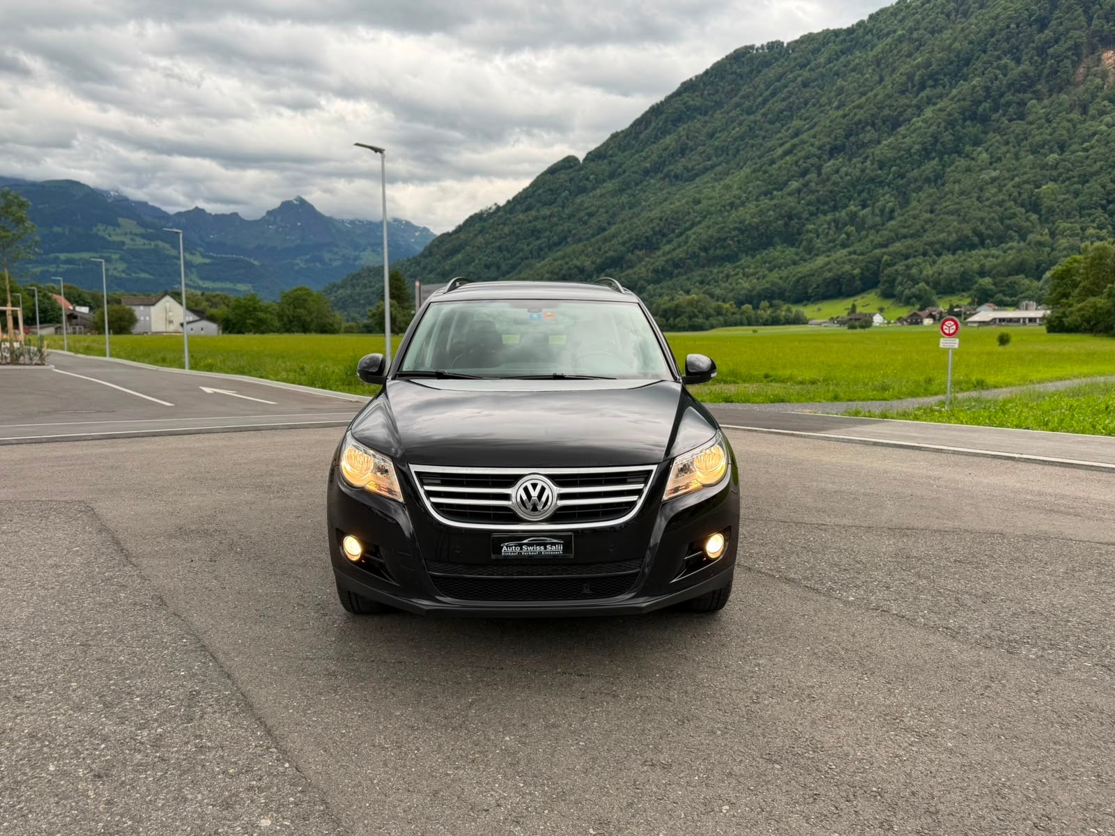 VW Tiguan 1.4 TSI BlueMotion Value 4x2-image-2