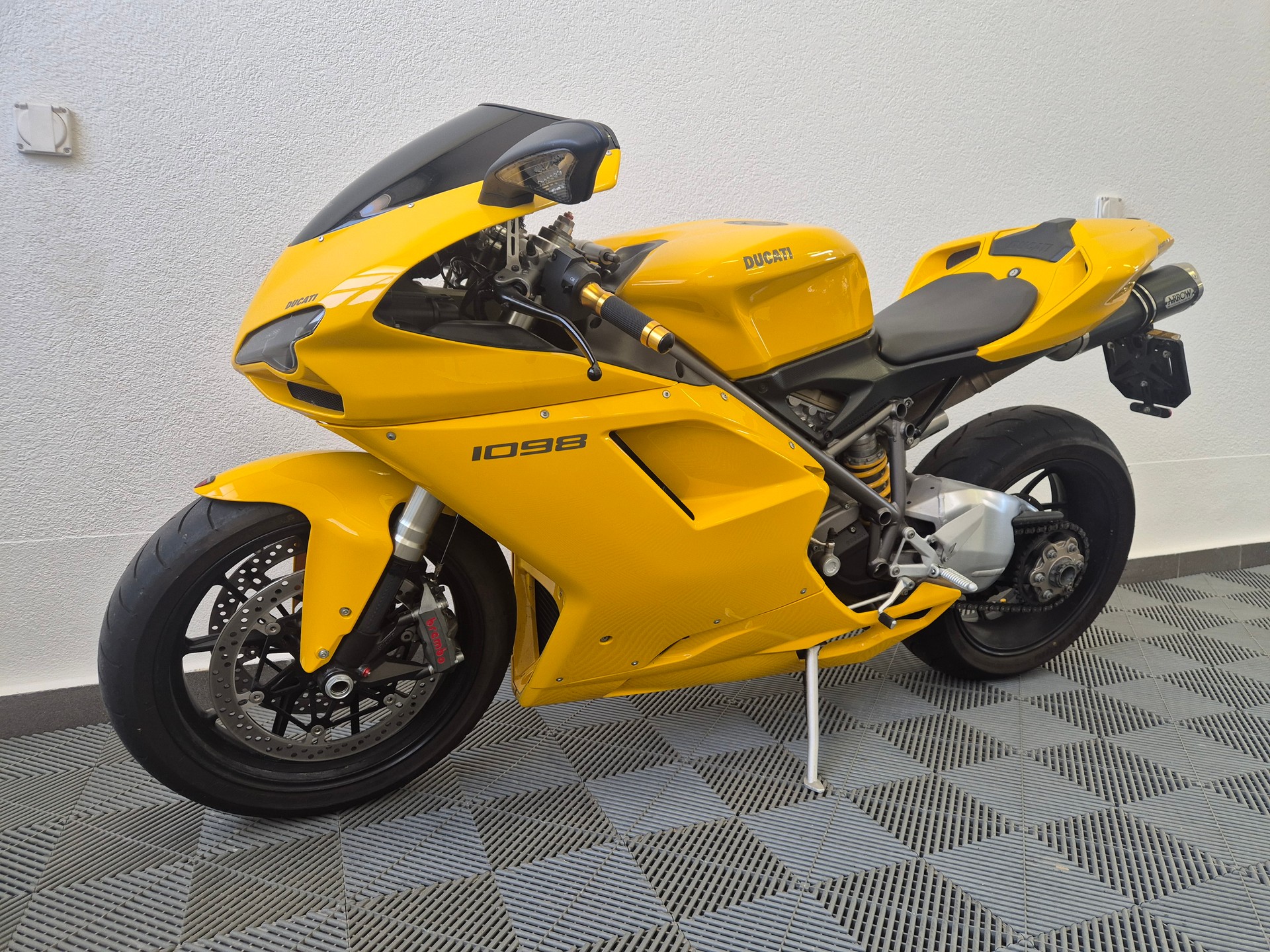 DUCATI 1098 S-image-0