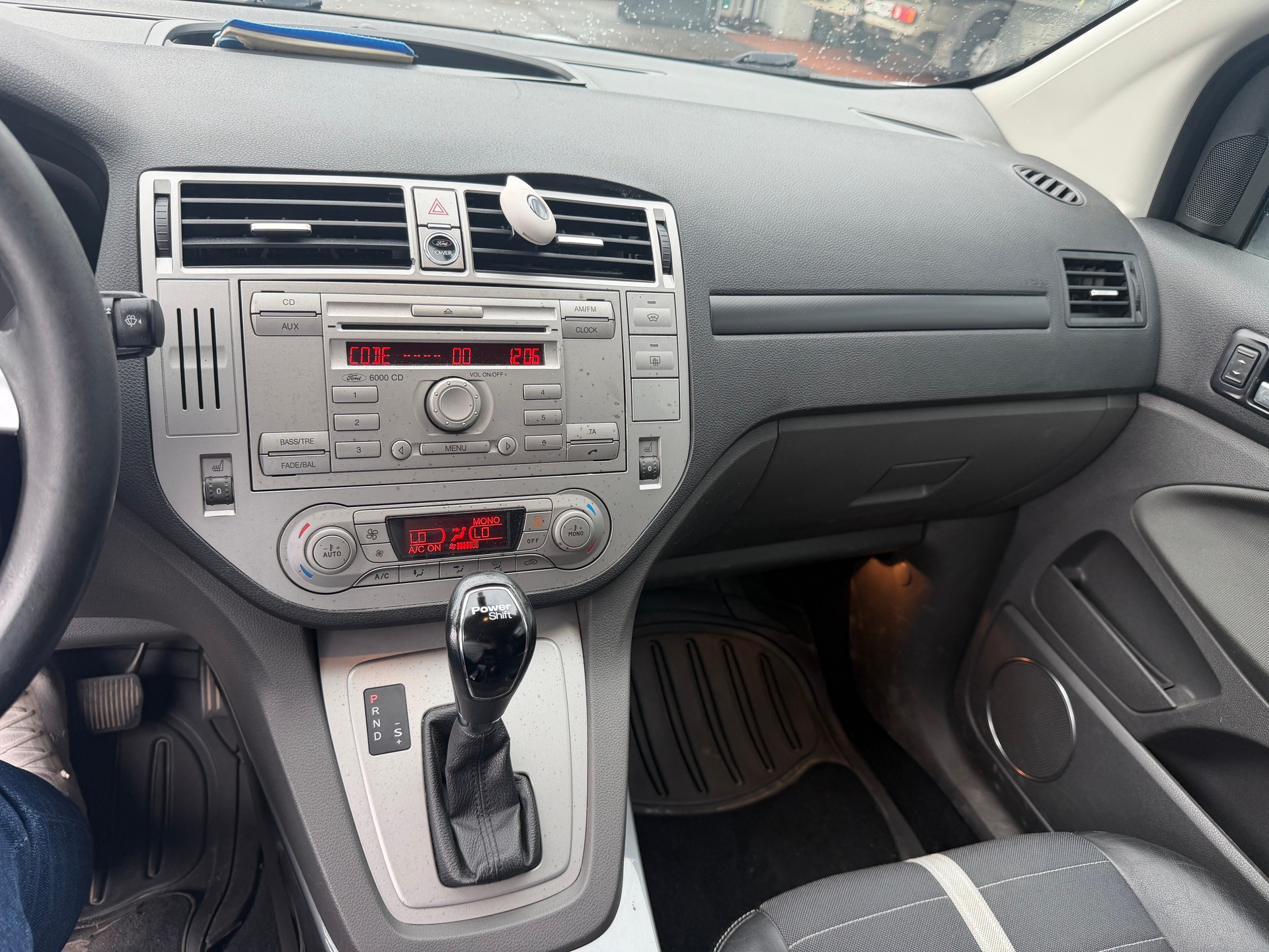 FORD Kuga 2.0 TDCi Titanium 4WD PowerShift-image-11