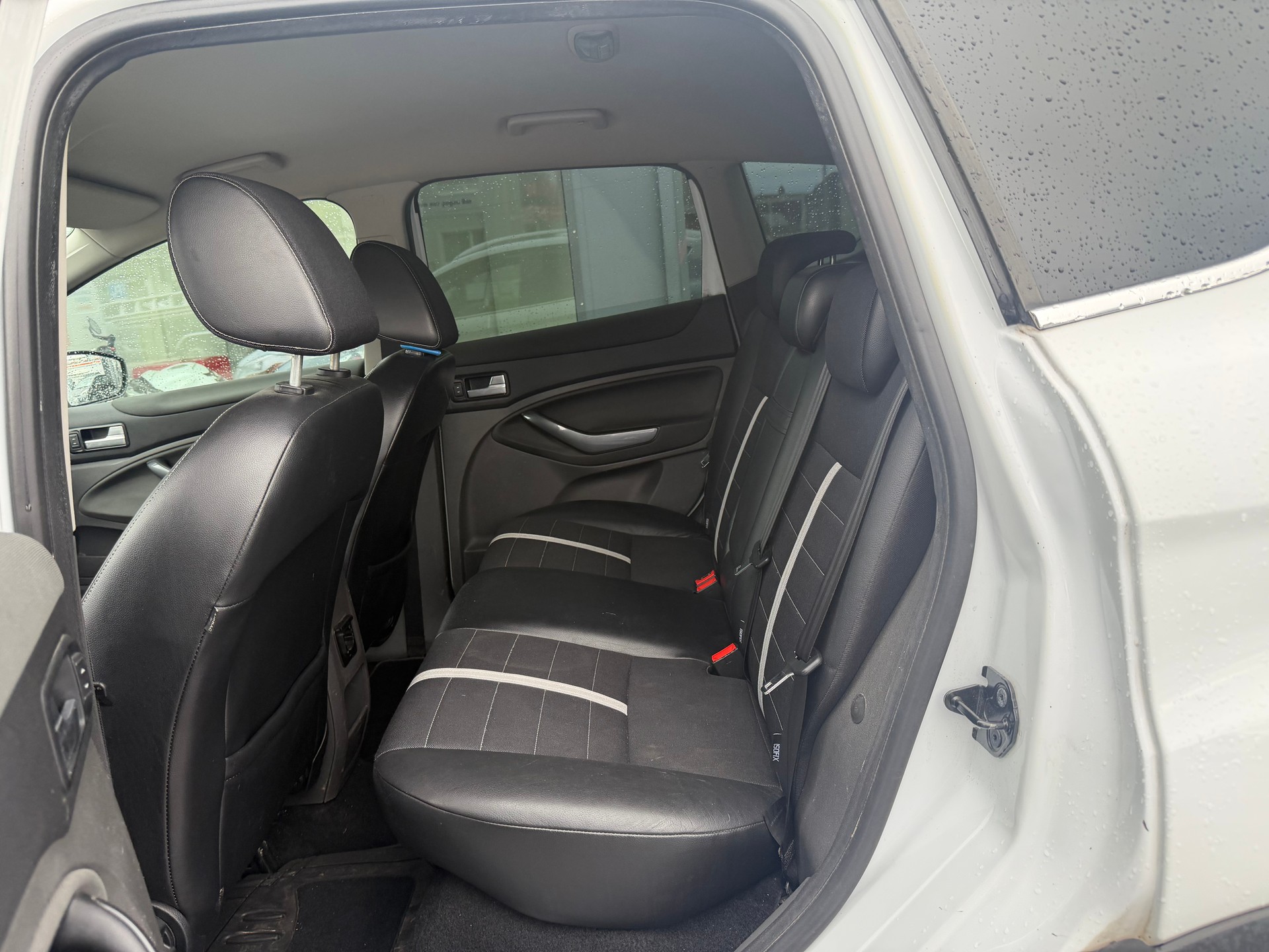 FORD Kuga 2.0 TDCi Titanium 4WD PowerShift-image-8