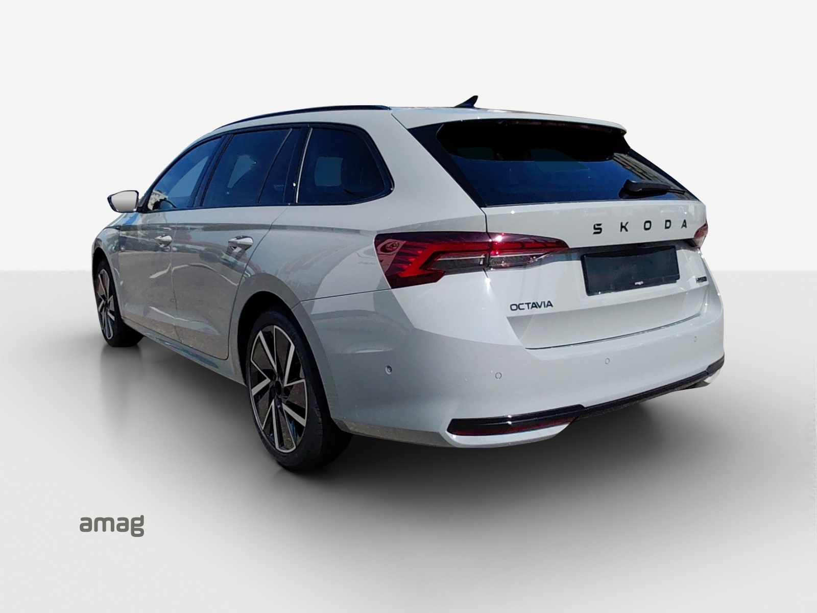 SKODA Octavia Combi 1.5 TSI mHEV DSG Sport Line-showroom-element-2