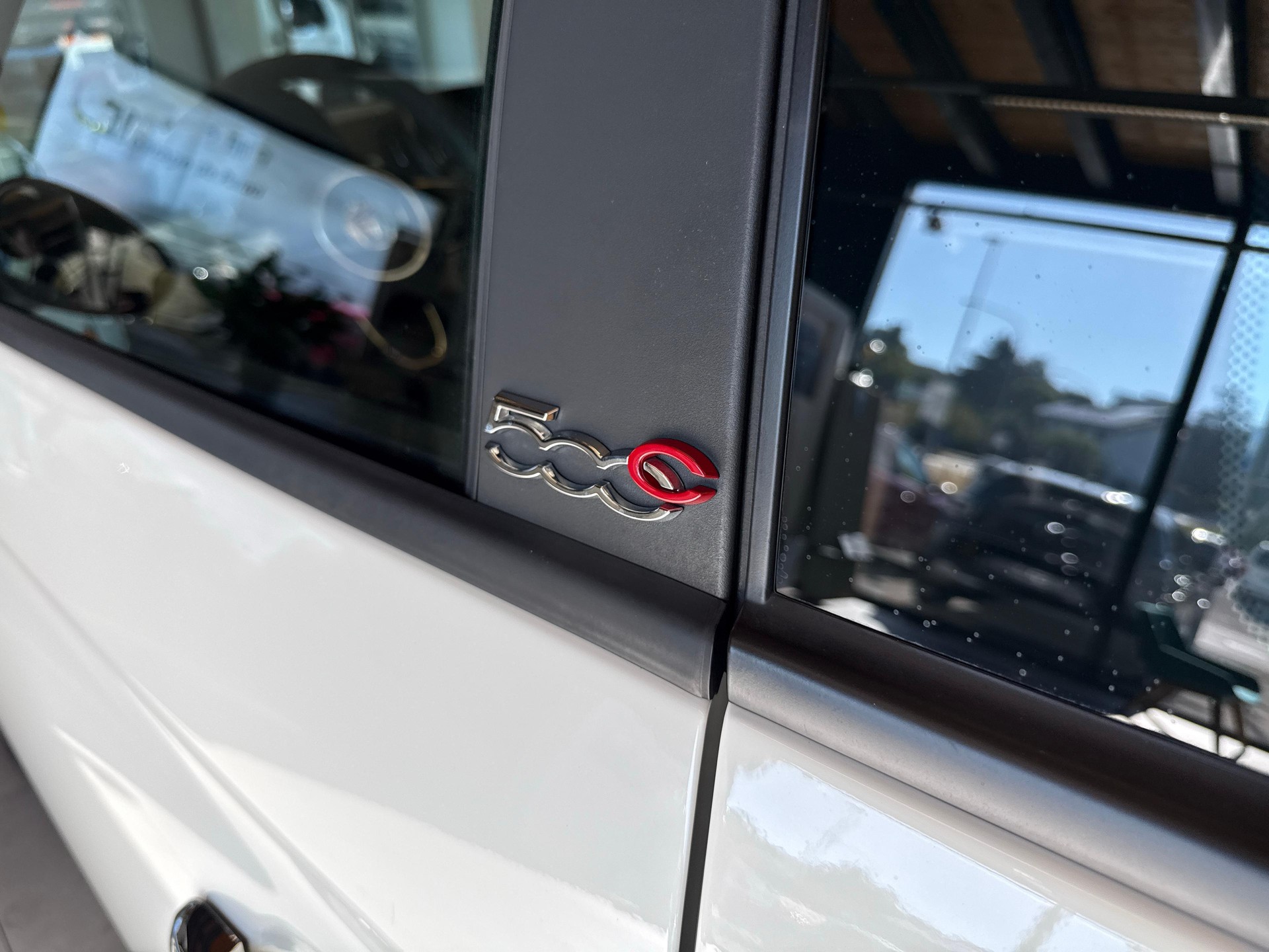 FIAT 500 C 1.0 Hybrid Cult-image-18