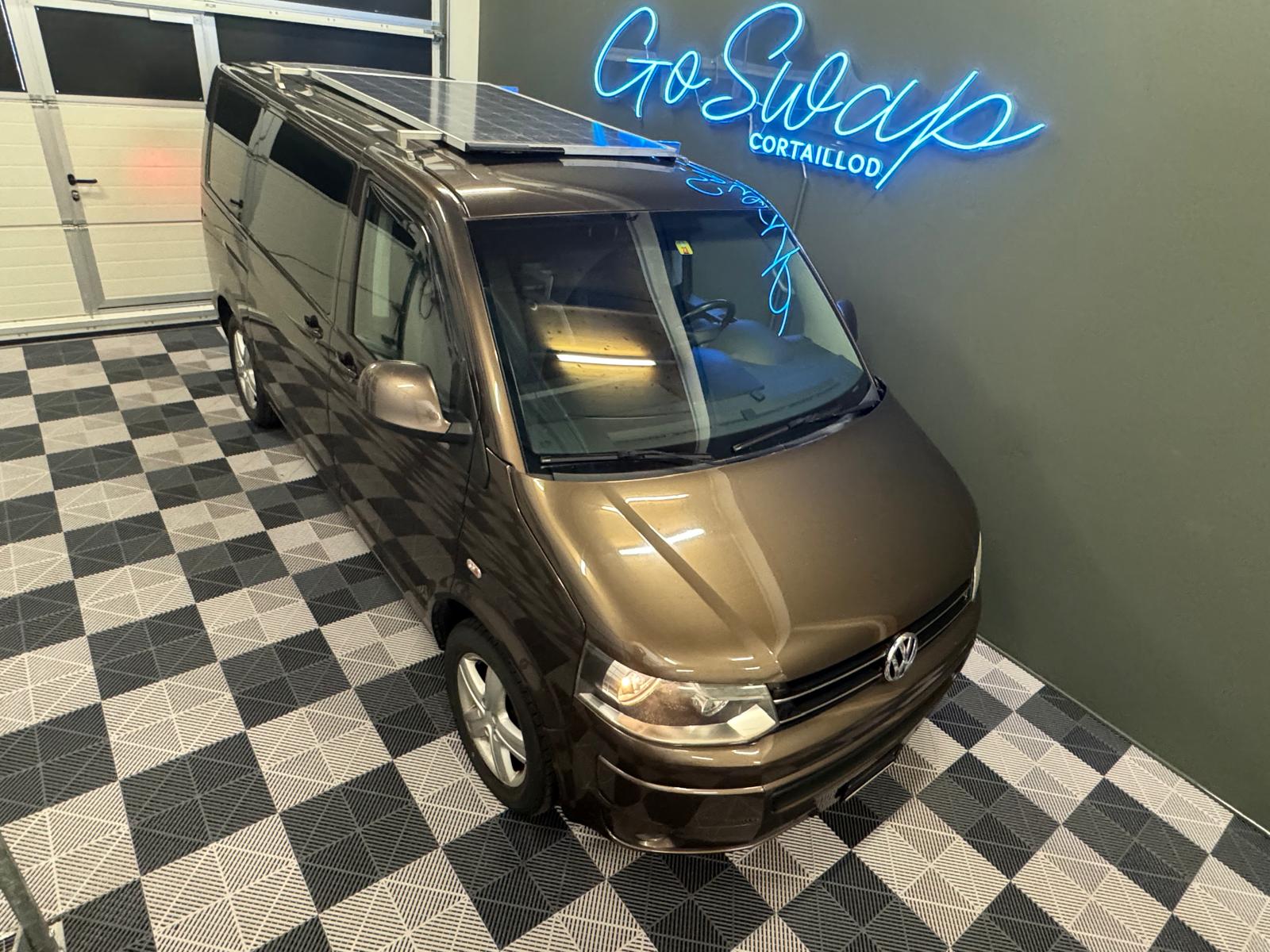VW T5 Multivan 2.0 TDI Couchage (Véhicule aménagé) Attelage - Panneau Solaire - Webasto-image-6