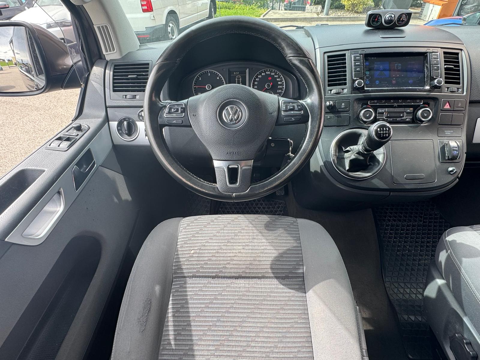 VW T5 Multivan 2.0 TDI Couchage (Véhicule aménagé) Attelage - Panneau Solaire - Webasto-image-12