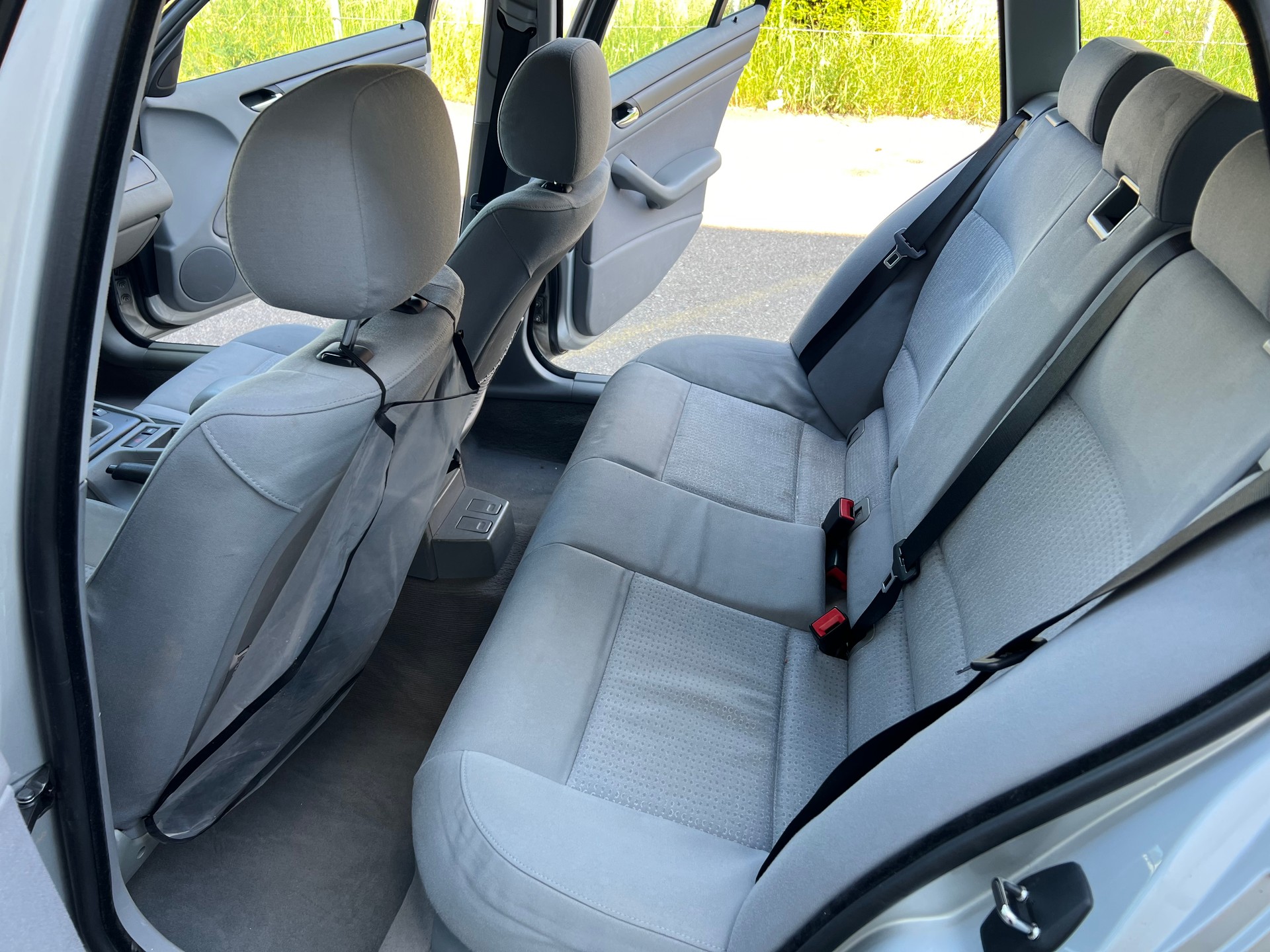 BMW 320d Touring-image-4