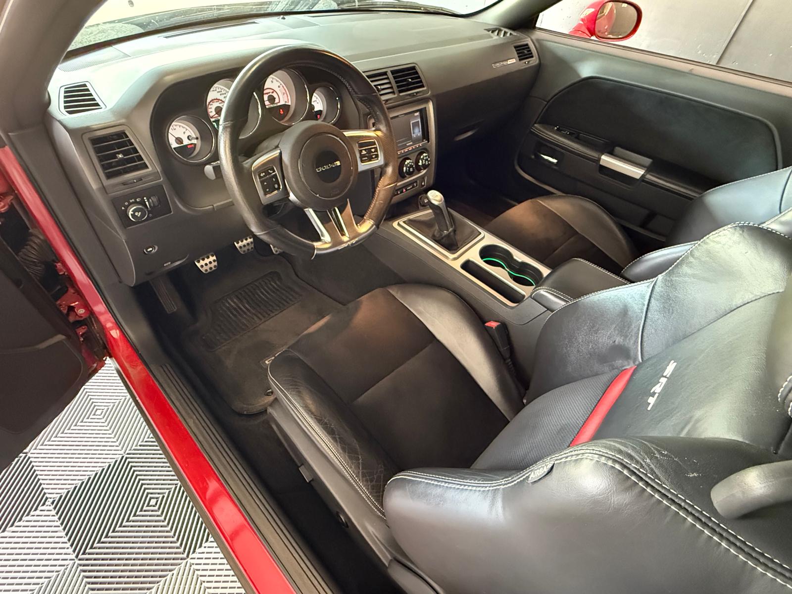 DODGE Challenger 392 SRT8 *toit ouvrant*-showroom-element-1