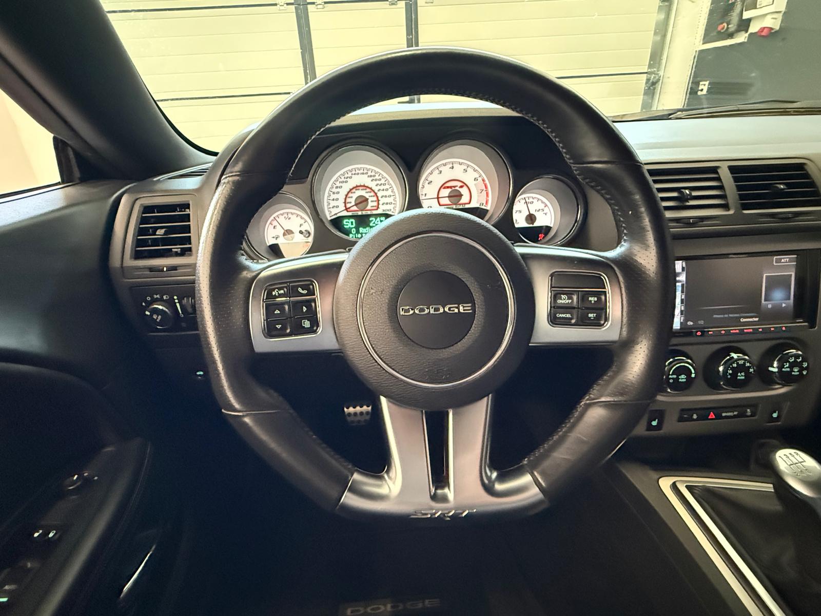 DODGE Challenger 392 SRT8 *toit ouvrant*-image-19