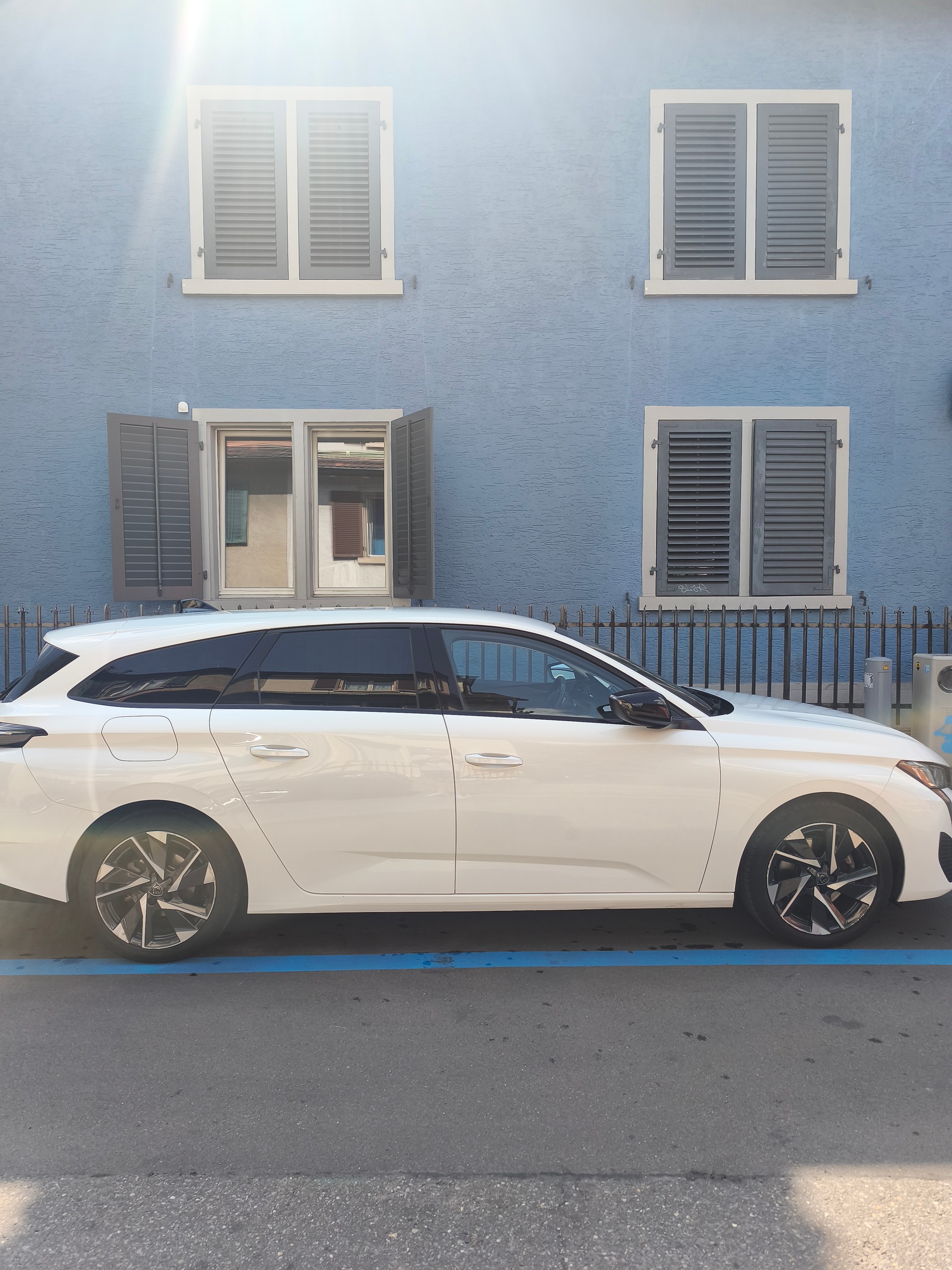 PEUGEOT 1.5 BlueHDi Allure Pack