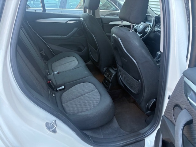 BMW X1 xDrive 20i xLine Steptronic-image-5