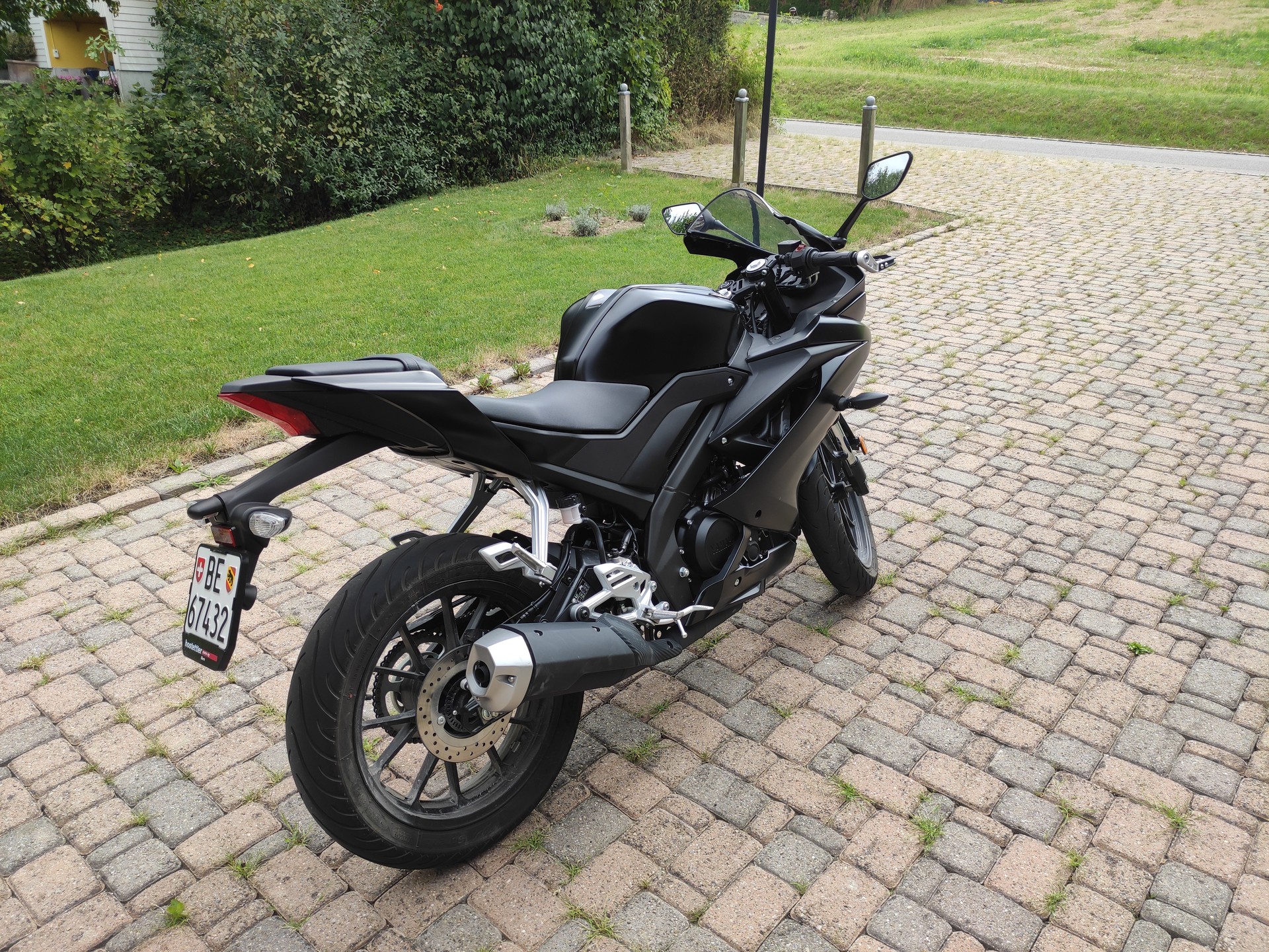 YAMAHA R 125-image-4