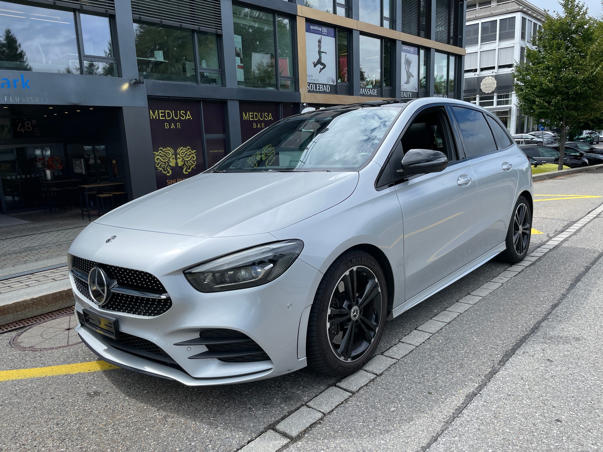 MERCEDES-BENZ B 250 4Matic AMG Line