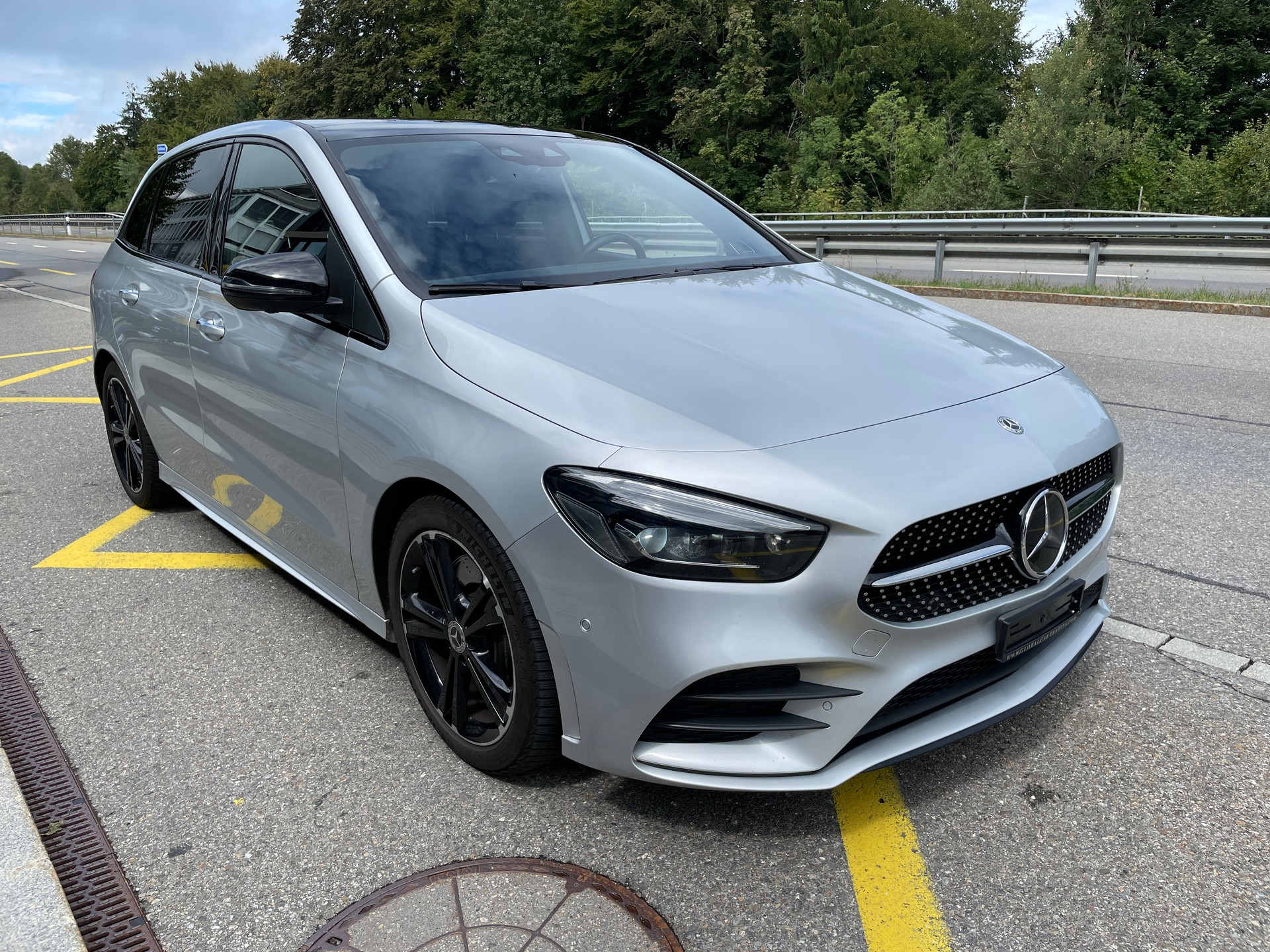 MERCEDES-BENZ B 250 4Matic AMG Line-showroom-element-2
