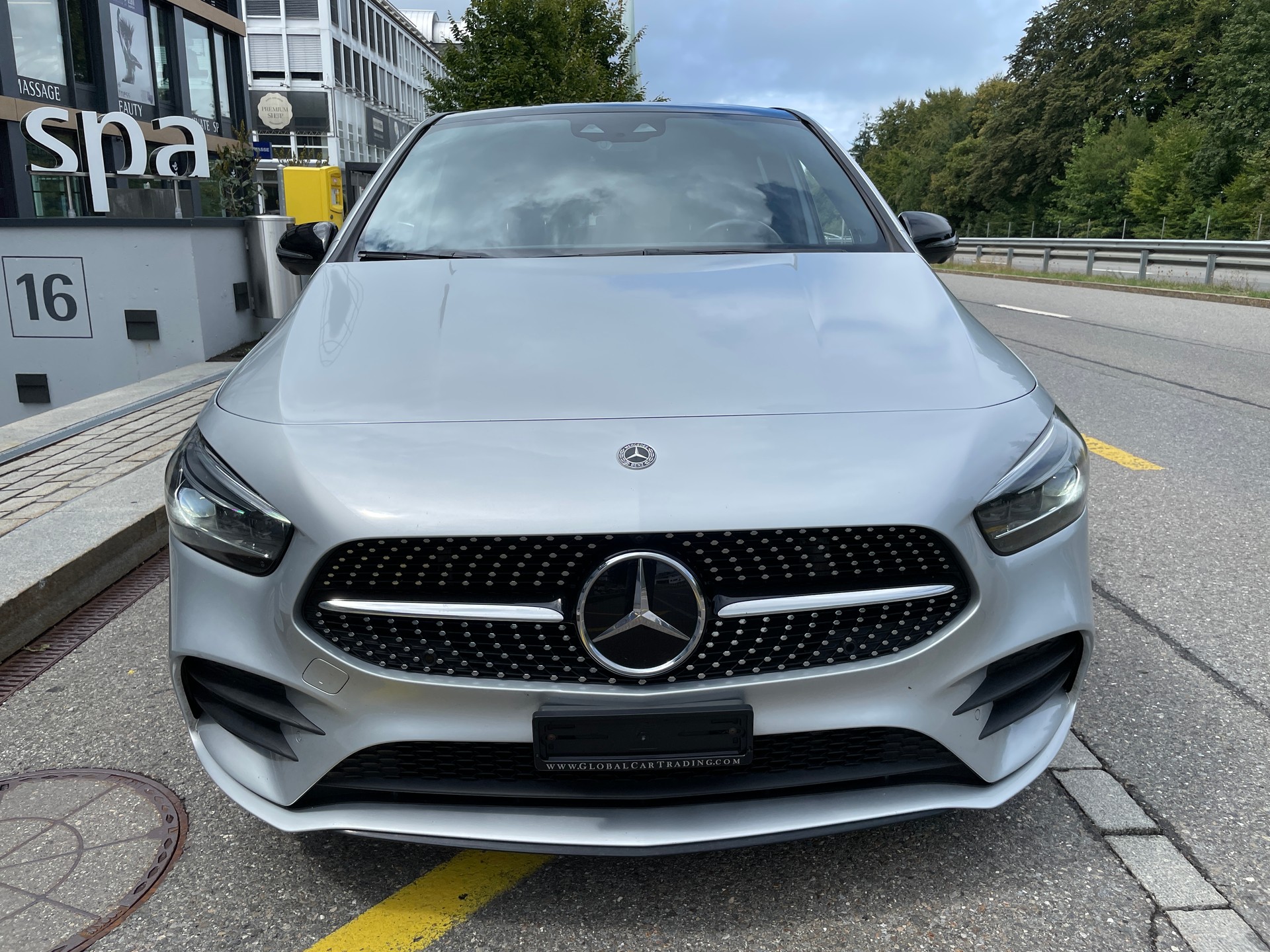 MERCEDES-BENZ B 250 4Matic AMG Line-showroom-element-1