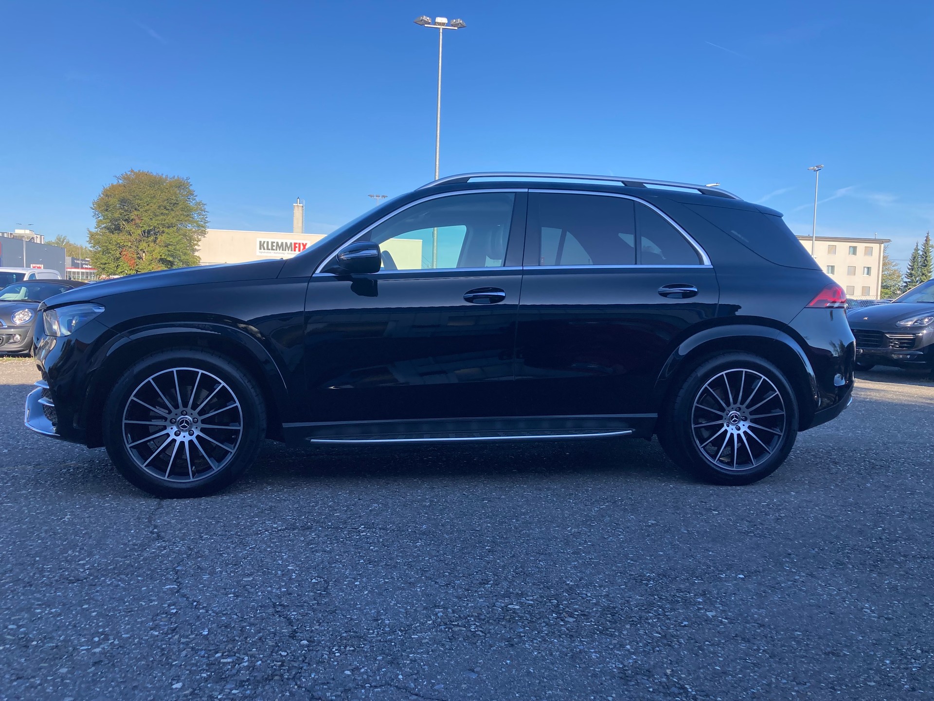 MERCEDES-BENZ GLE 300 d 4Matic AMG Line 9G-Tronic-showroom-element-3