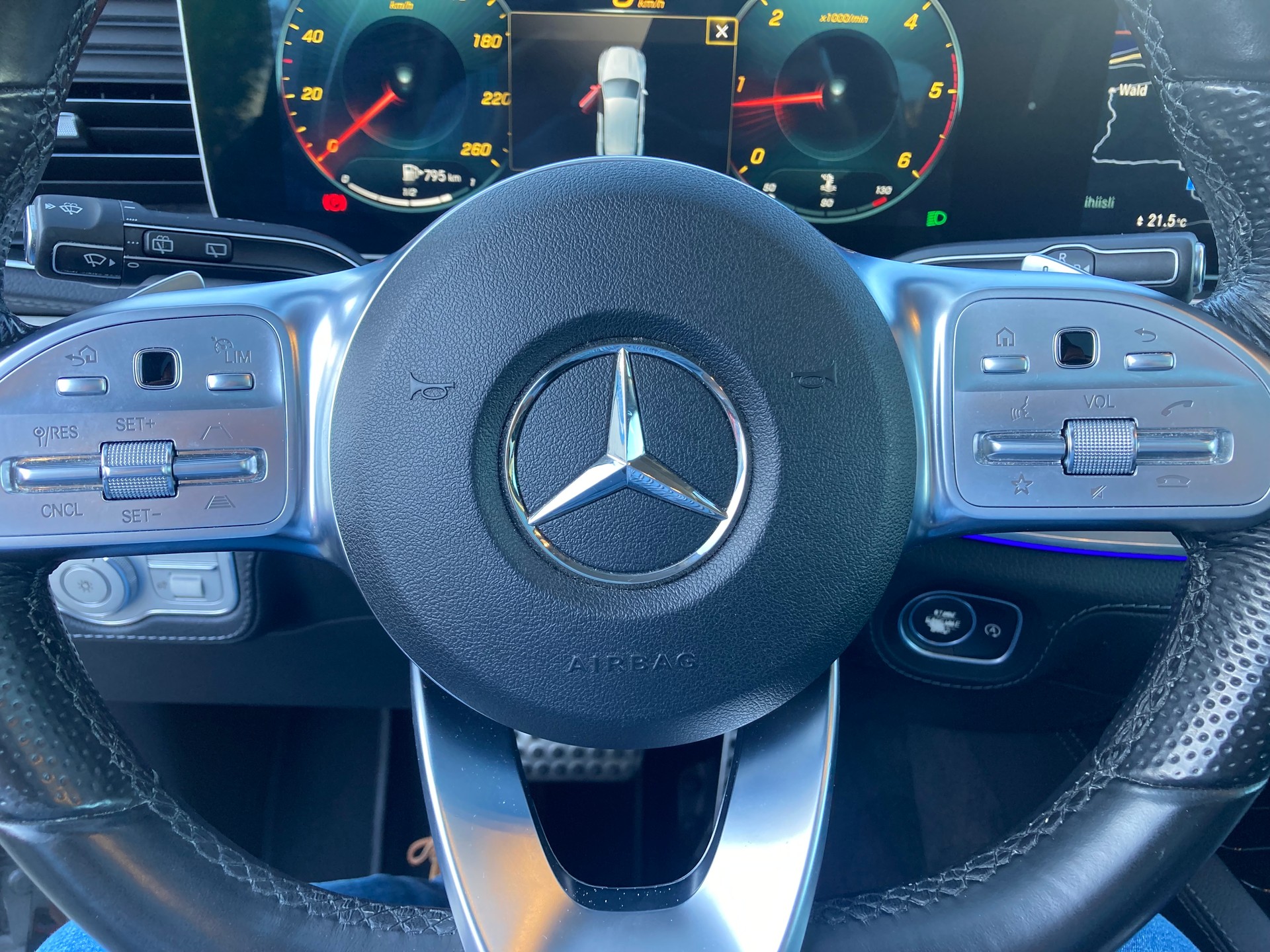MERCEDES-BENZ GLE 300 d 4Matic AMG Line 9G-Tronic-image-16