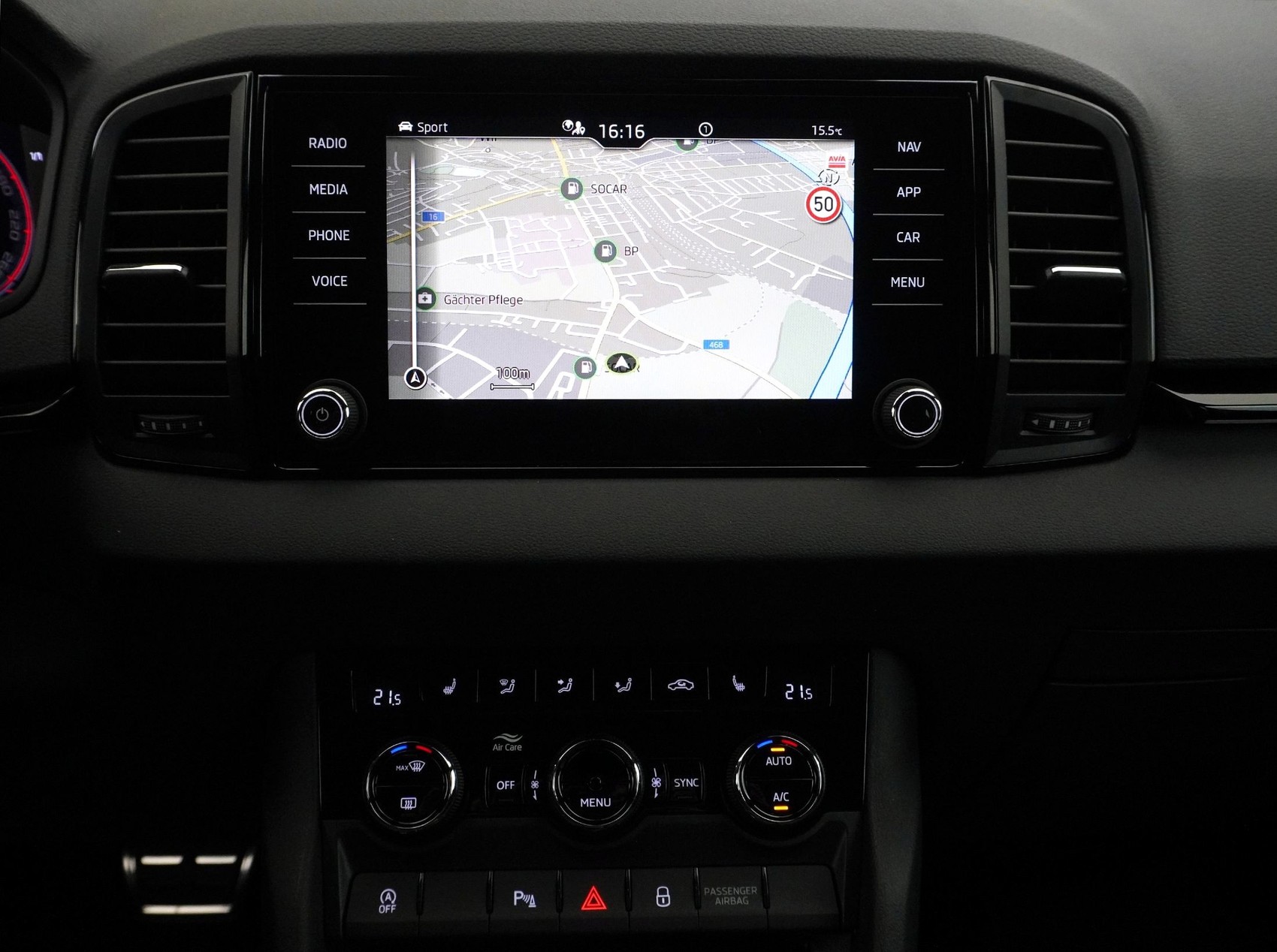 SKODA Karoq 1.5 TSI SportLine DSG-image-16