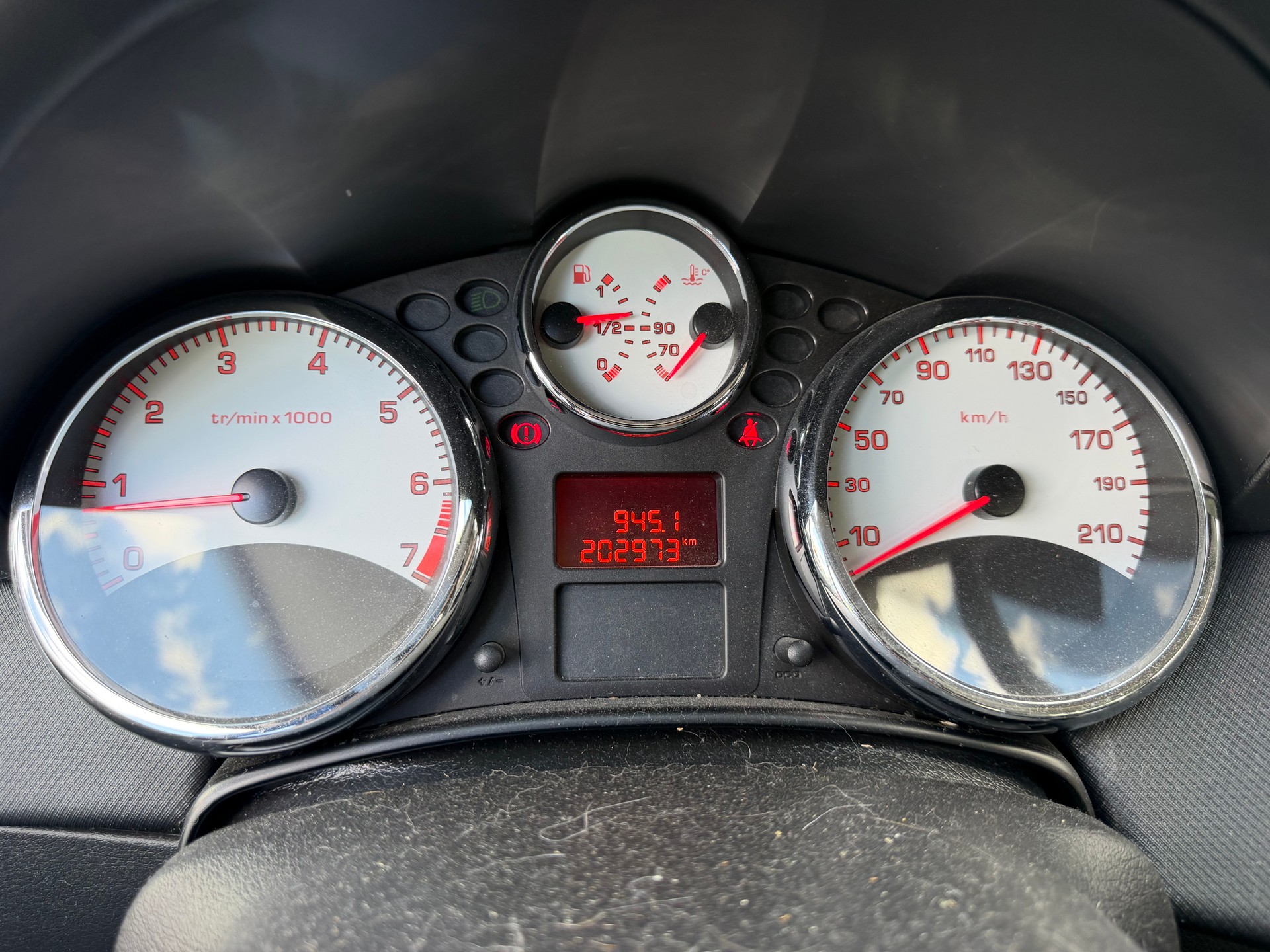 PEUGEOT 207 1.4 16V Trendy Clim-image-10