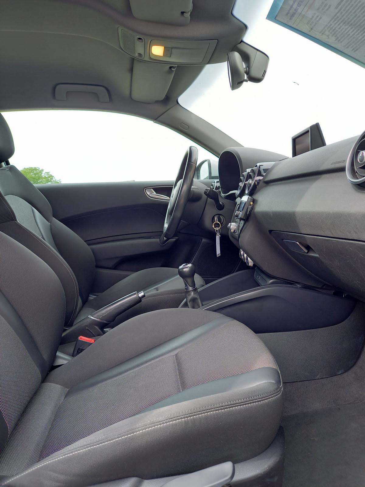 AUDI A1 1.6 TDI Ambition **frisch ab MFK, Service und Zahnriemen mit Wasserpumpe ersetzt**-image-8