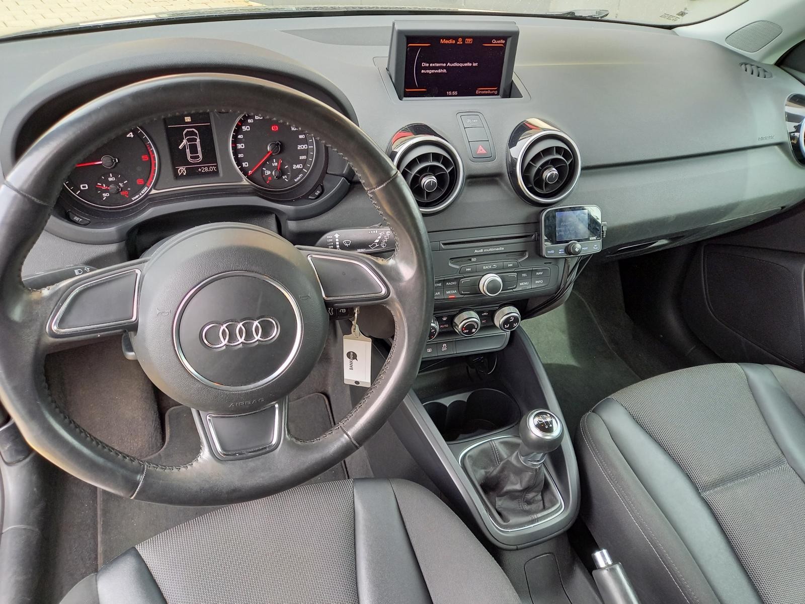 AUDI A1 1.6 TDI Ambition **frisch ab MFK, Service und Zahnriemen mit Wasserpumpe ersetzt**-image-5