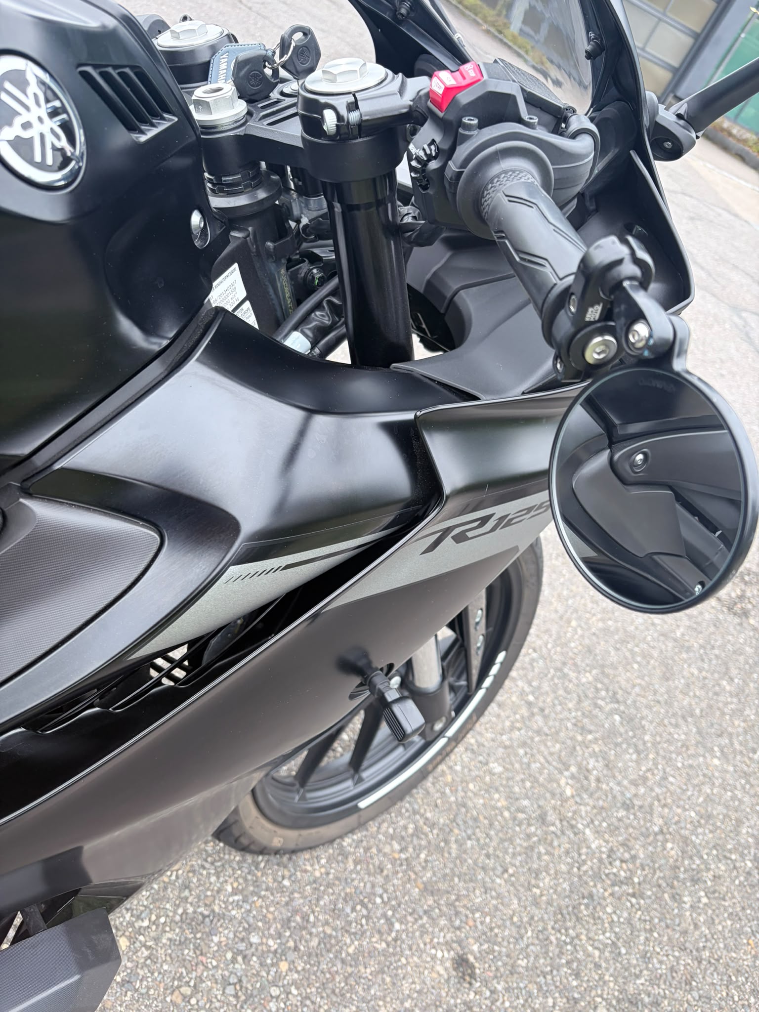 YAMAHA YZF-R 125 ABS-image-4