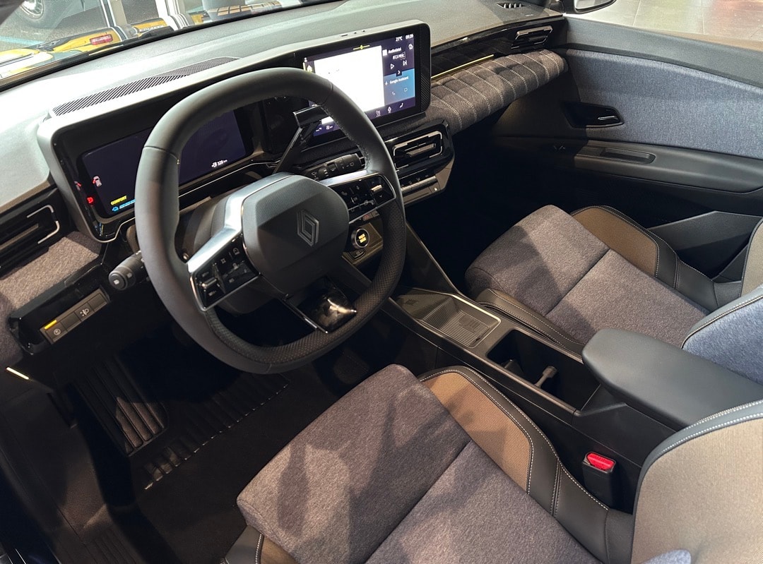 RENAULT R5 E-Tech Comfort Range 52 kWh Techno-image-8