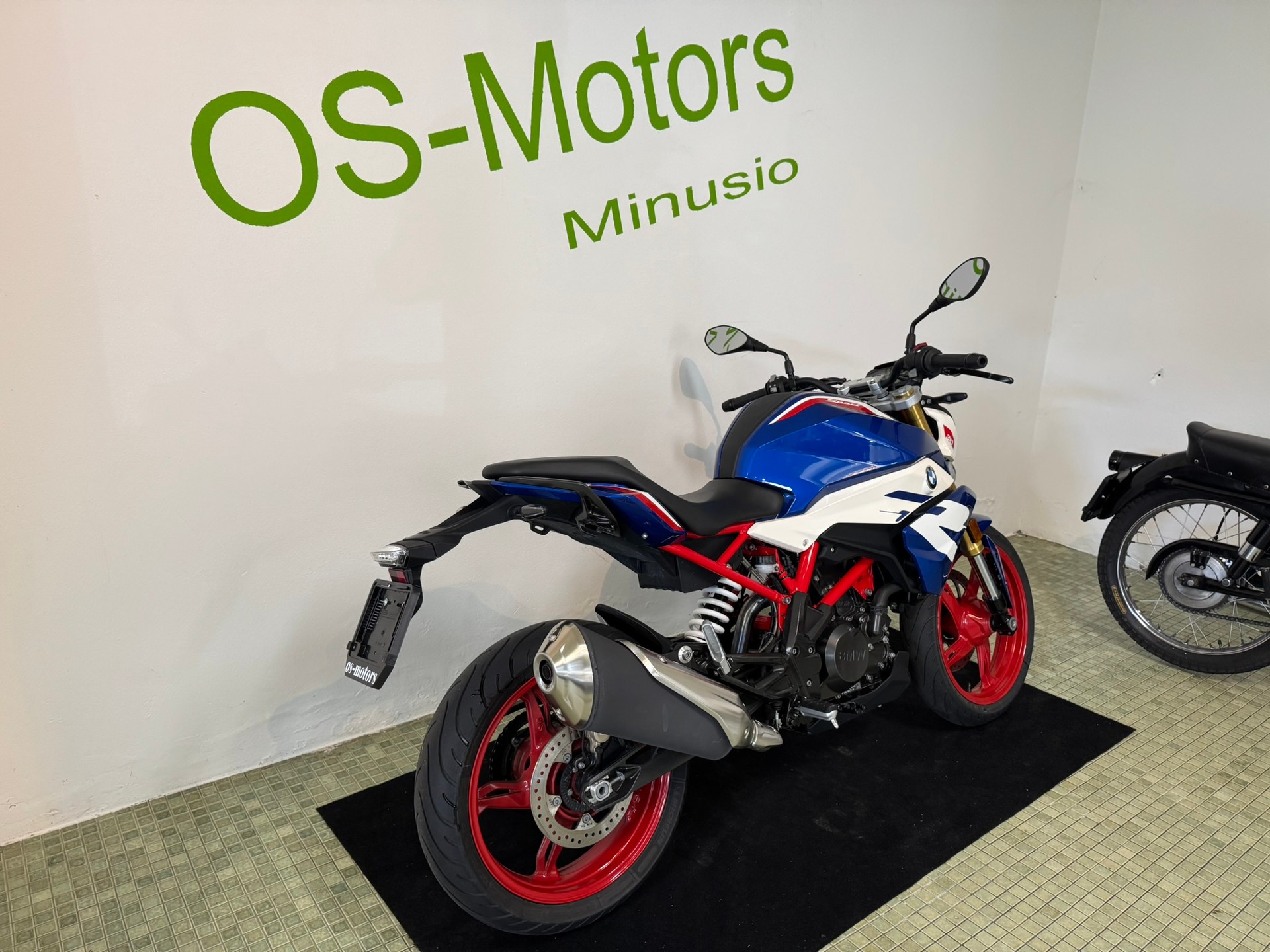 BMW G 310 R-image-1