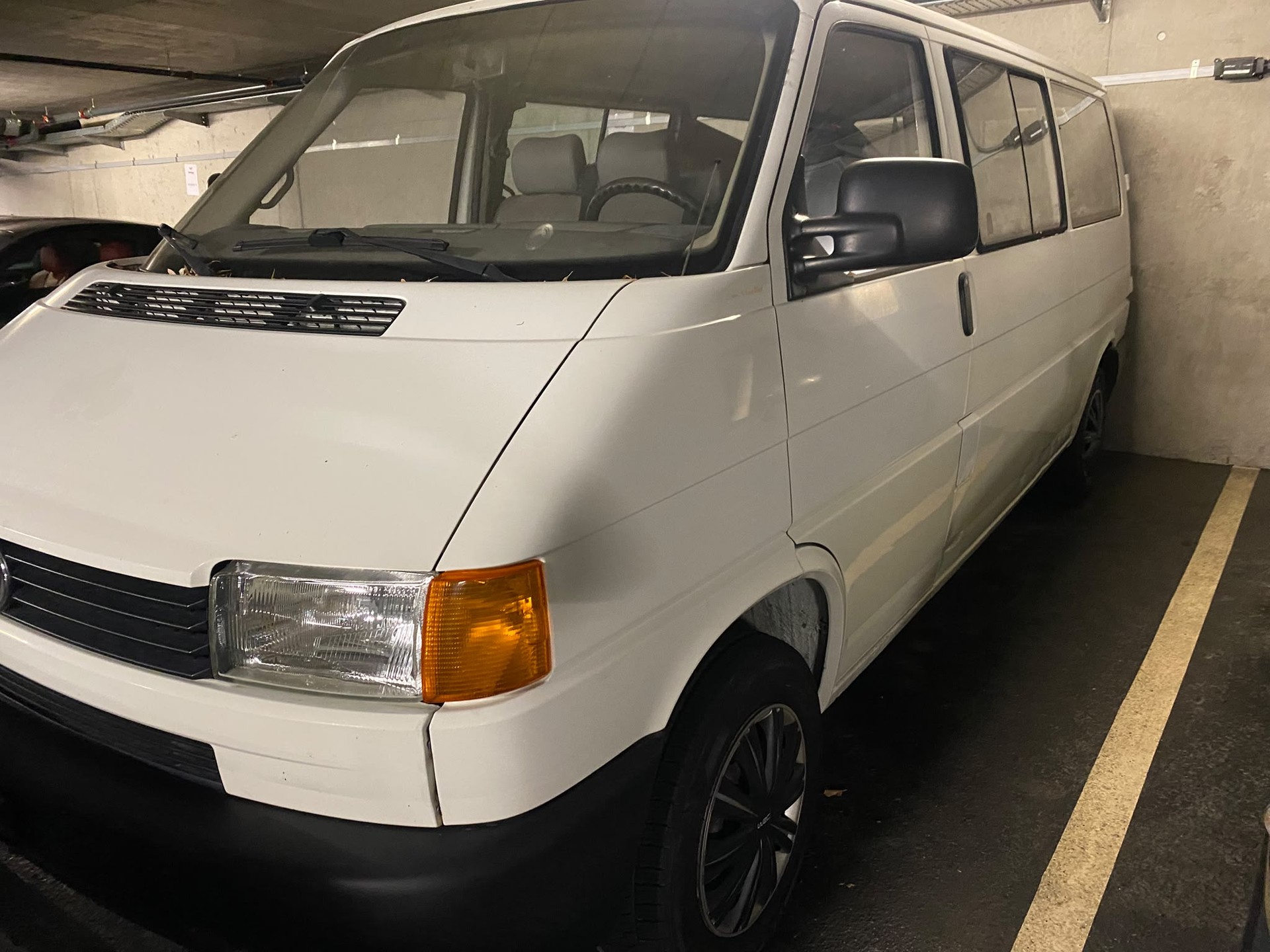 VW T4 Multivan 2.5TDI ABS-showroom-element-1