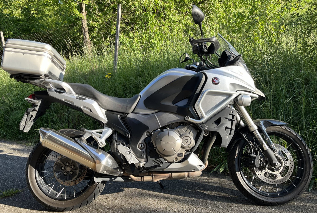 HONDA VFR 1200 X-image-4