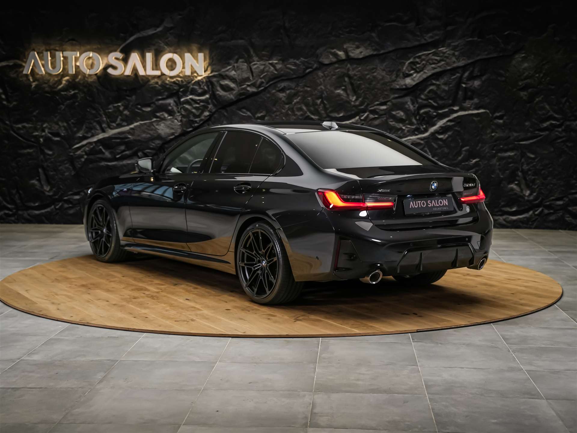 BMW 320d xDrive Steptronic M Sport Pro *ALL BLACK*Facelift*Werksgarantie*20" Felgen*Head-Up*-showroom-element-2