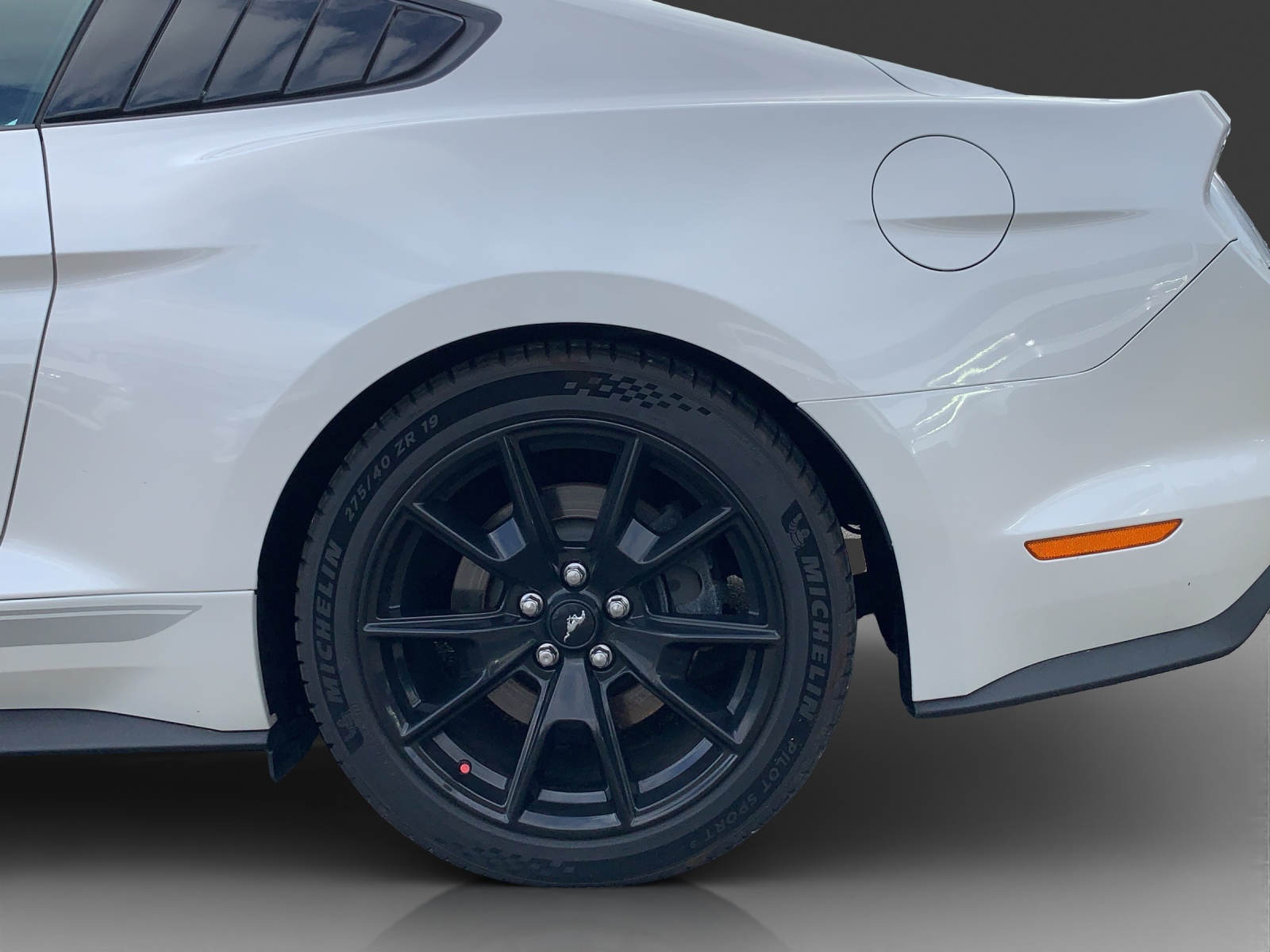 FORD Mustang Fastback 5.0 V8 GT Automat-image-11
