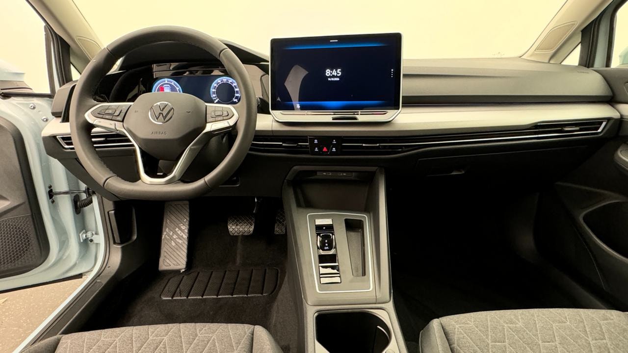 VW Golf 1.5 TSI PHEV Edition-image-5