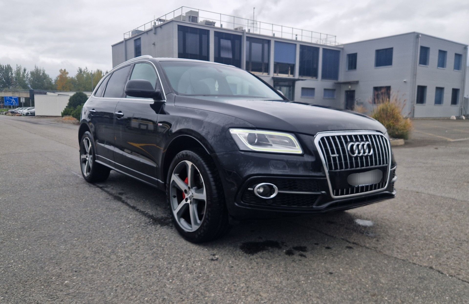 AUDI Q5 2.0 TFSI S-Line quattro tiptronic-showroom-element-2