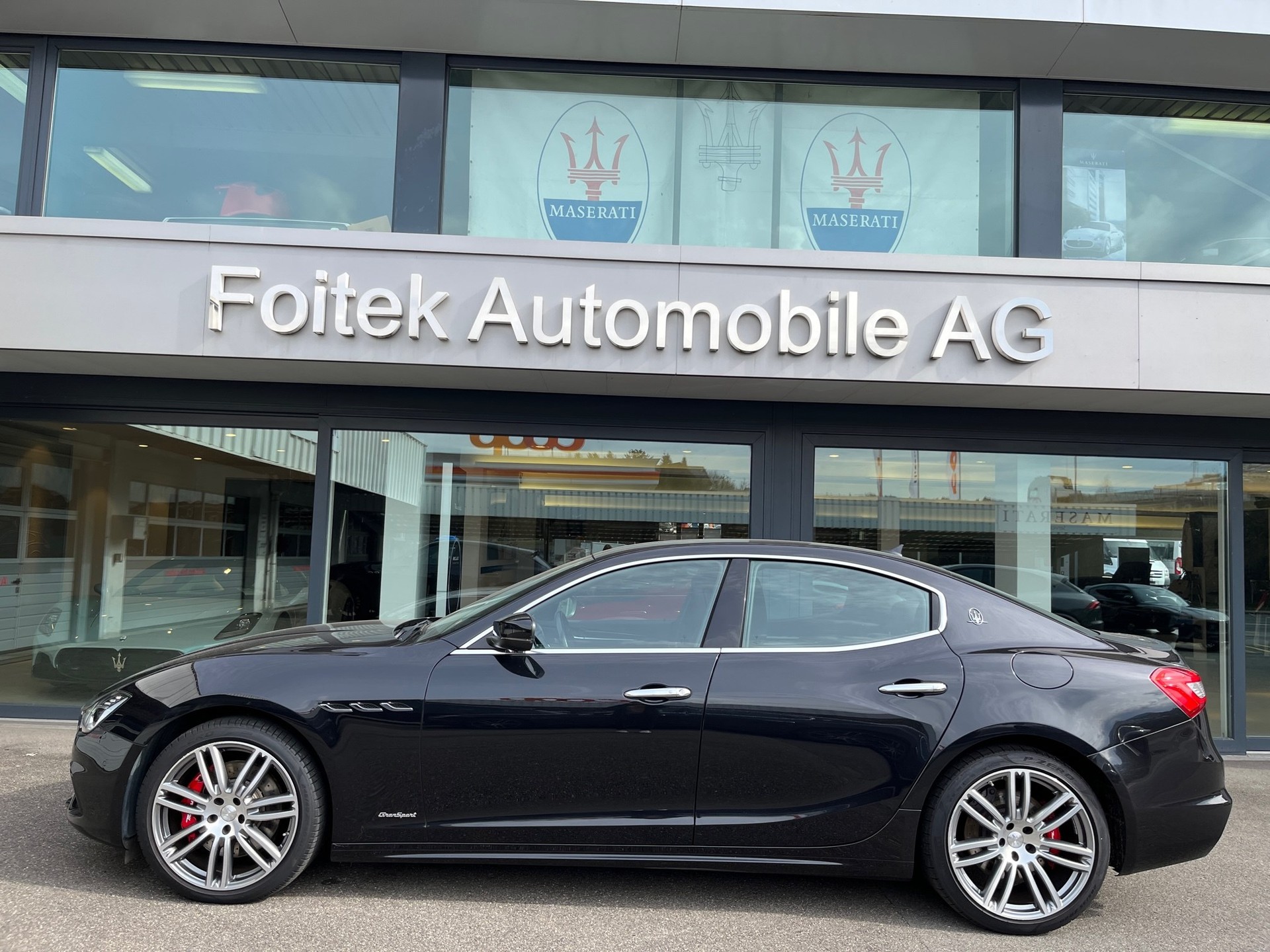MASERATI Ghibli S 3.0 V6 GranSport-showroom-element-1
