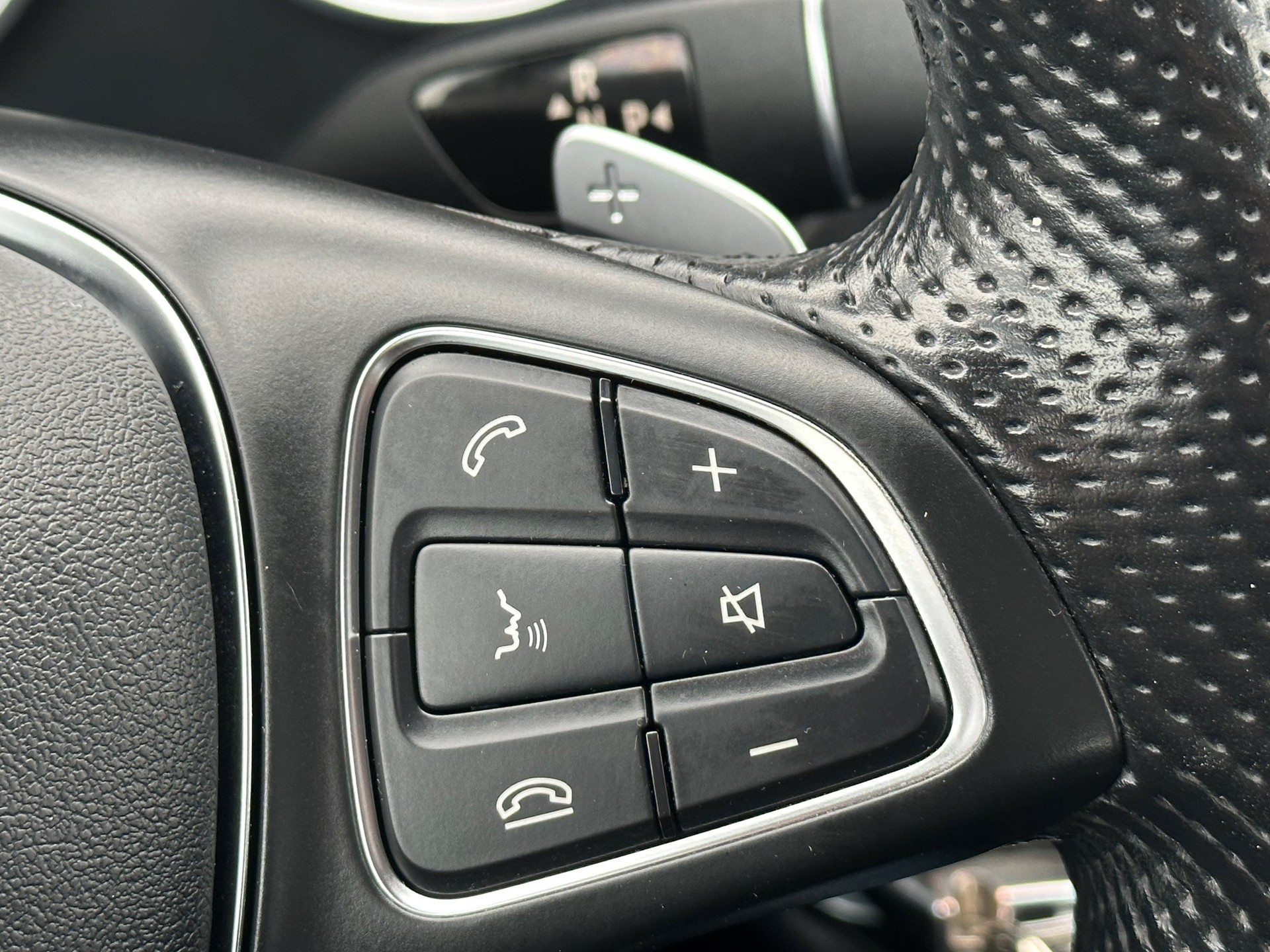 MERCEDES-BENZ CLS 250 BlueTEC 9G-Tronic-image-13