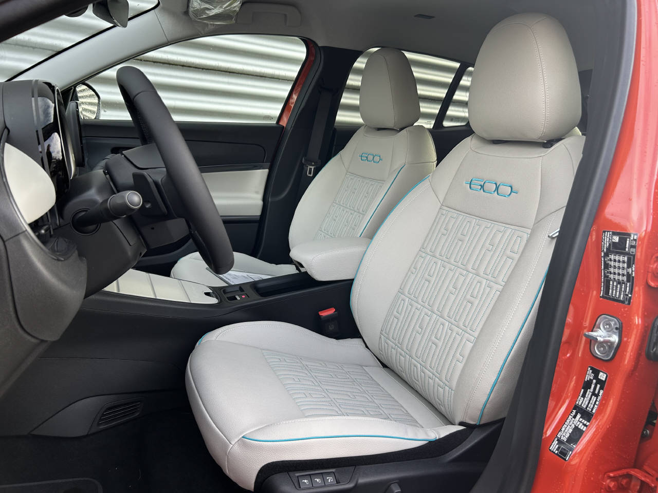 FIAT 600 1.2 Hybrid La Prima-image-10