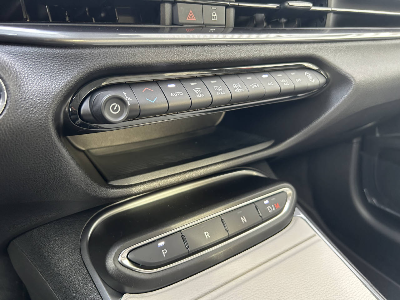 FIAT 600 1.2 Hybrid La Prima-image-11