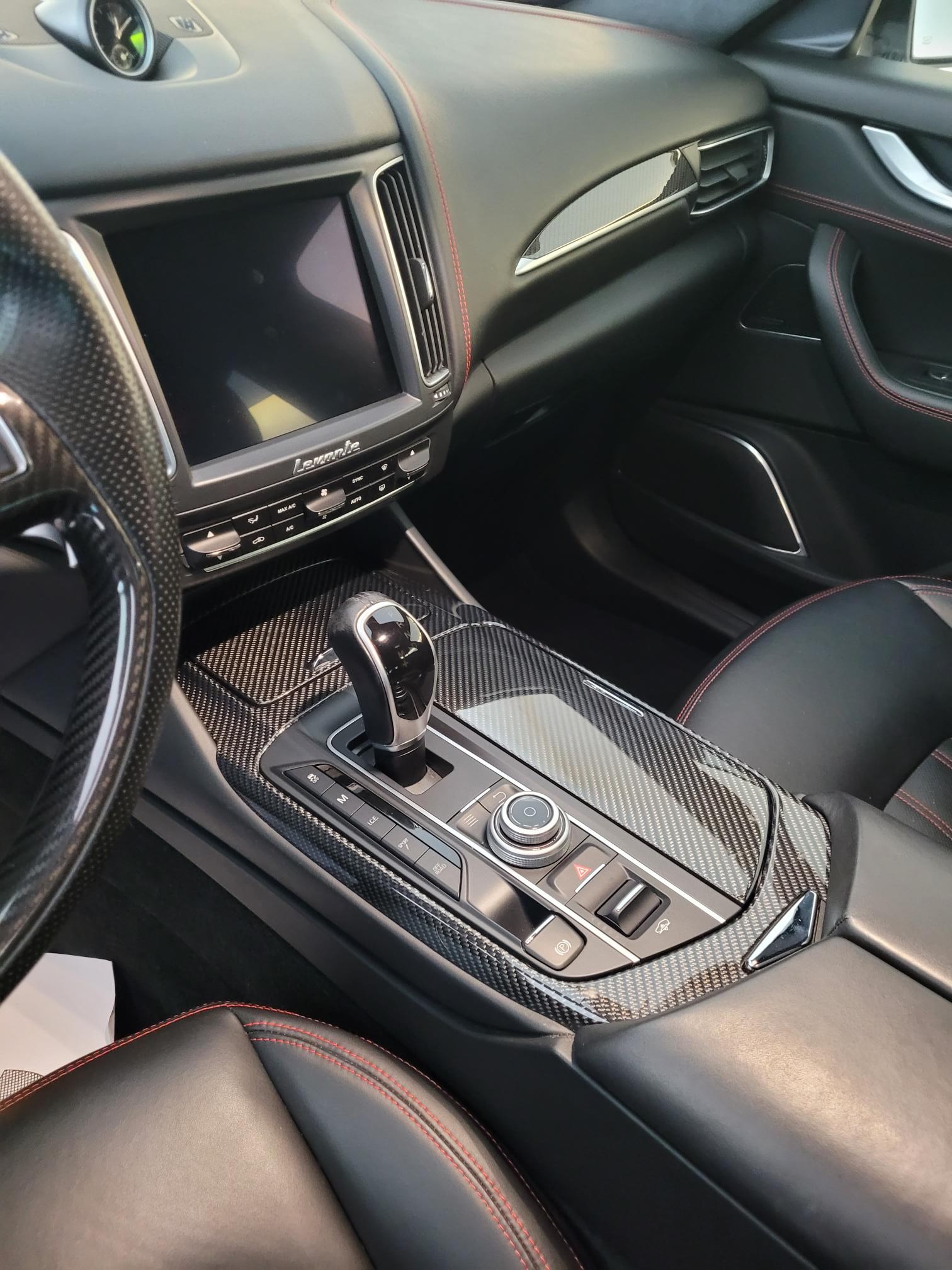 MASERATI Levante D 3.0 V6 Automatica-showroom-element-3