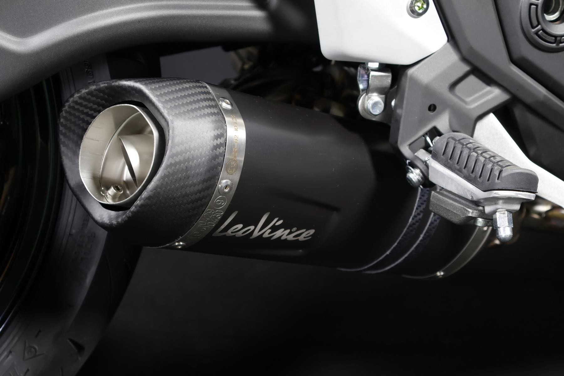 KAWASAKI Ninja 650 (50/35 KW) *Black Edition* Level 3-image-10