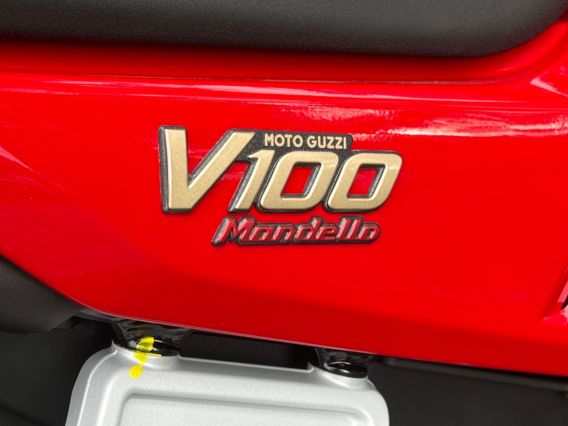 MOTO GUZZI V100 Mandello-image-10
