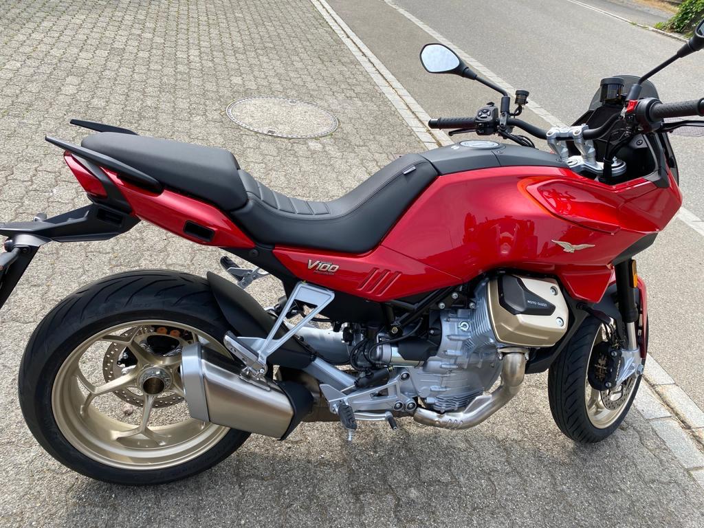 MOTO GUZZI V100 Mandello-image-1